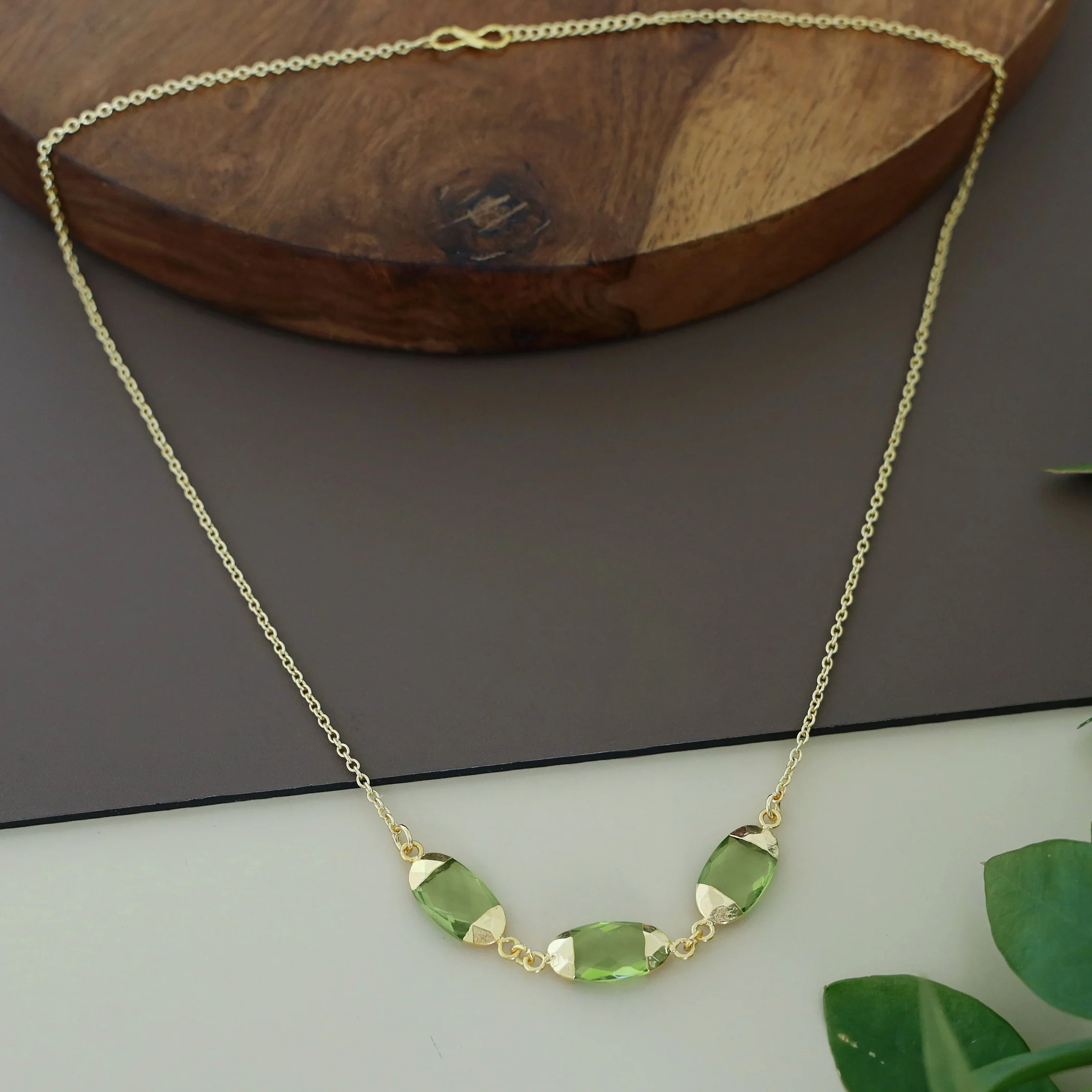 Jiniya Tri Glossy Neckpiece - Image 9