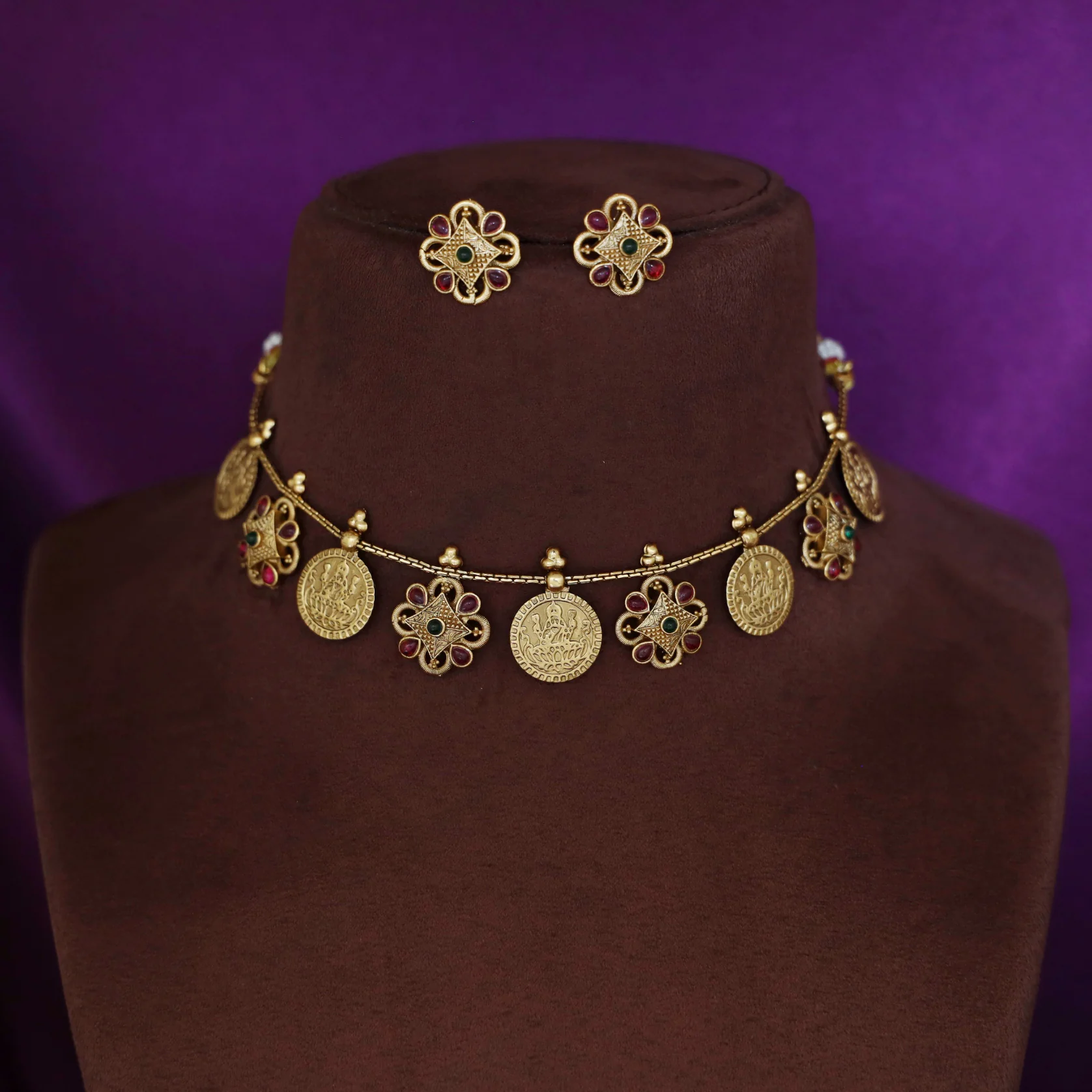 Jismitha Flower Kashi  Short Neckpiece With Stud - Image 2