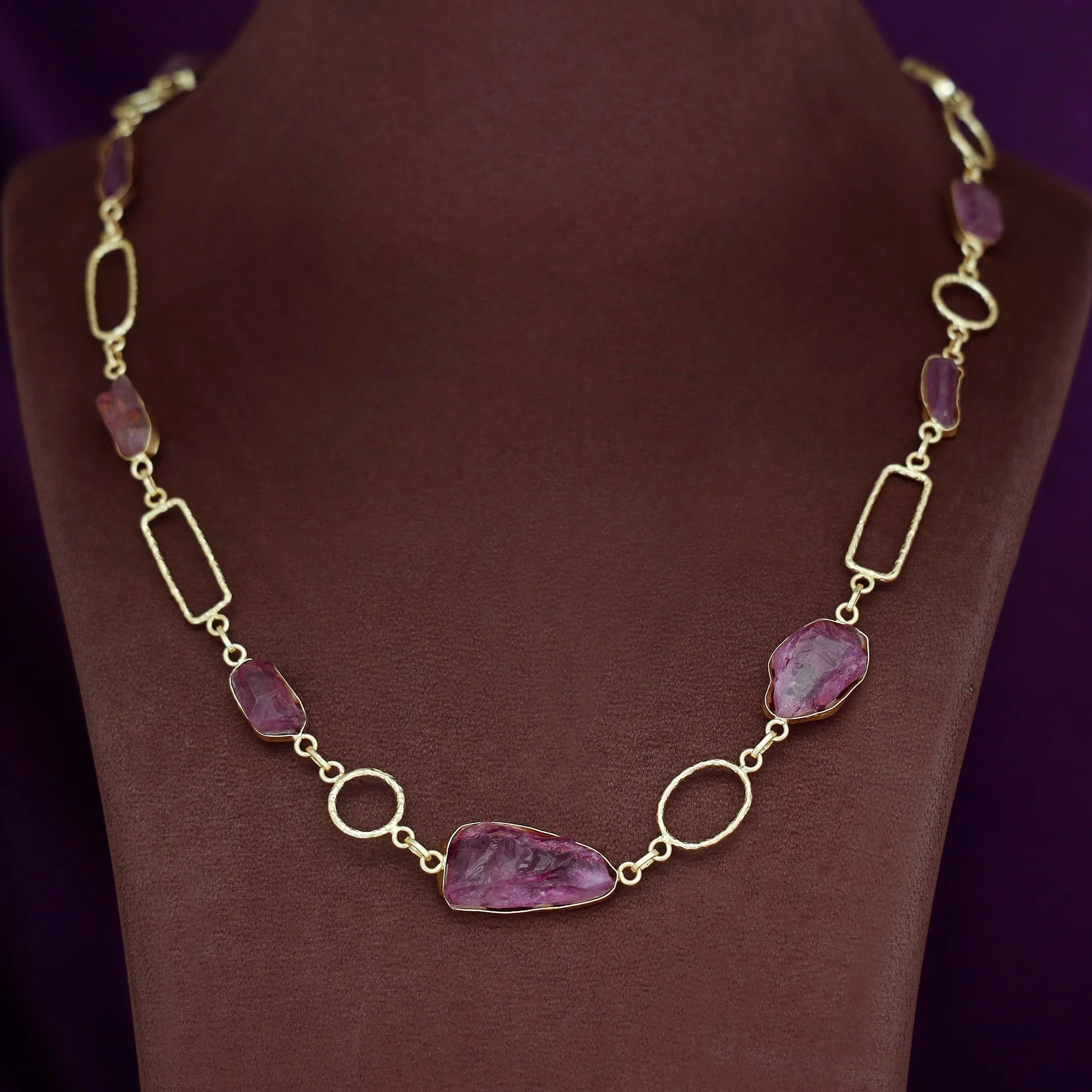 Jisna Golden Hammered Rectangle Circle Dyed Stone Neckpiece - Image 11
