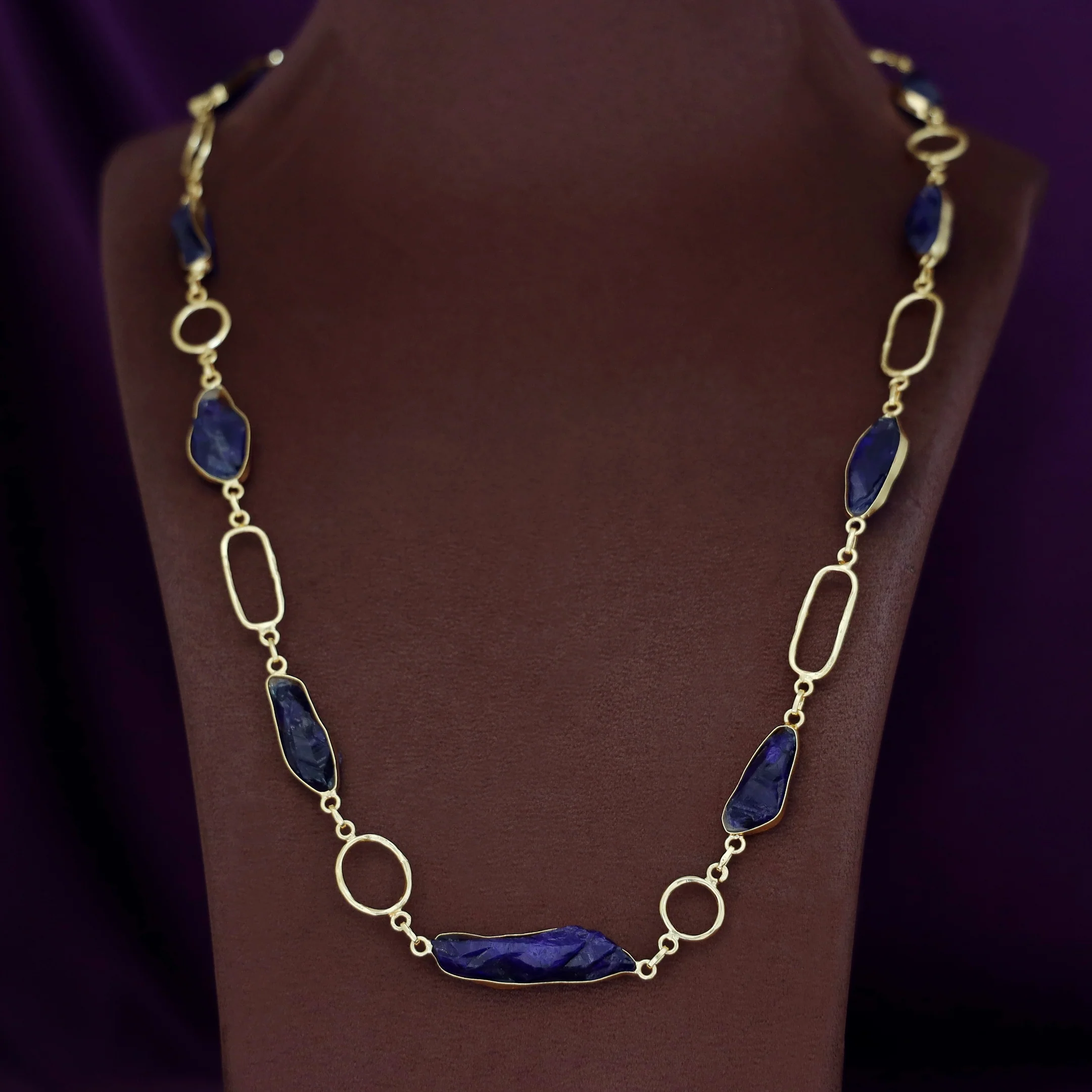 Jisna Golden Hammered Rectangle Circle Dyed Stone Neckpiece - Image 12