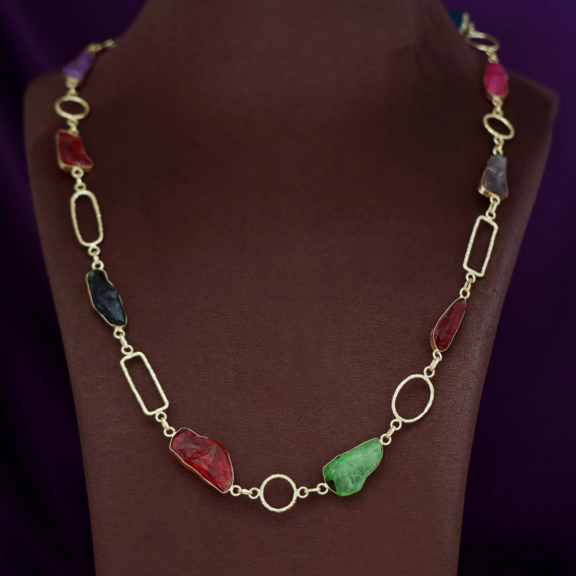 Jisna Golden Hammered Rectangle Circle Dyed Stone Neckpiece - Image 3