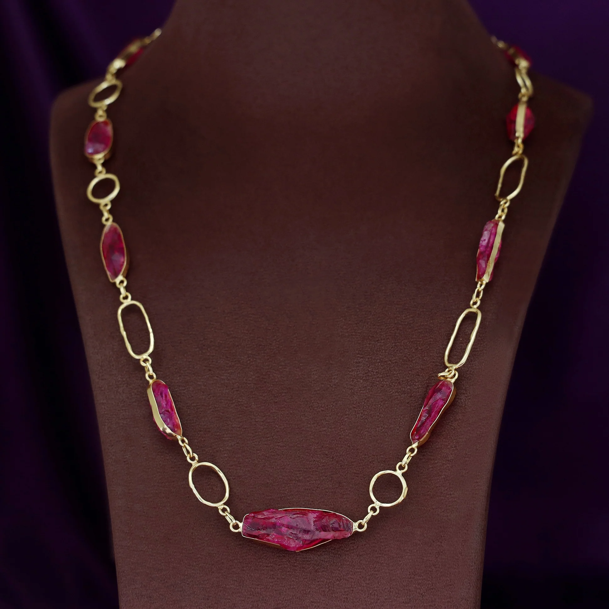 Jisna Golden Hammered Rectangle Circle Dyed Stone Neckpiece - Image 6