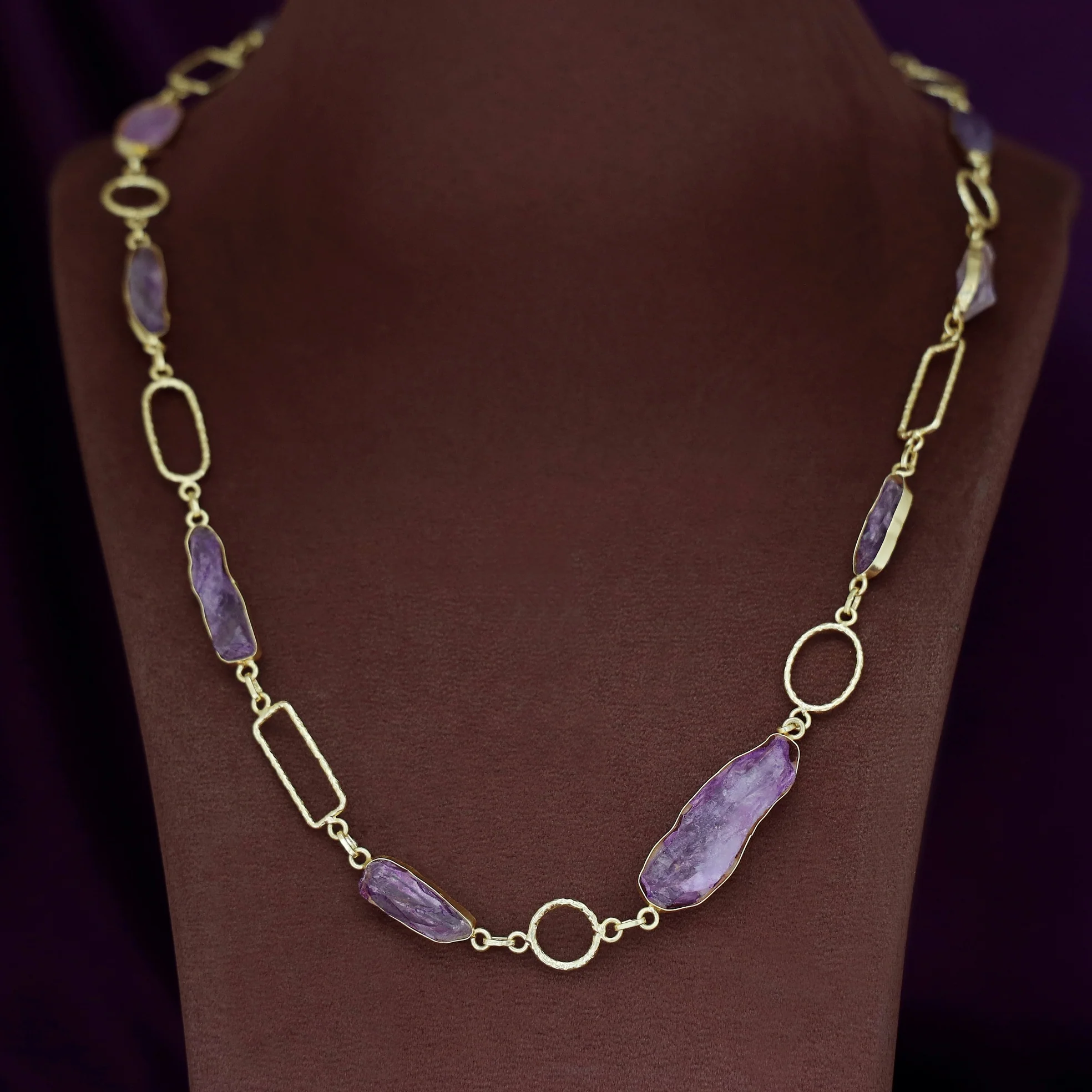 Jisna Golden Hammered Rectangle Circle Dyed Stone Neckpiece - Image 9
