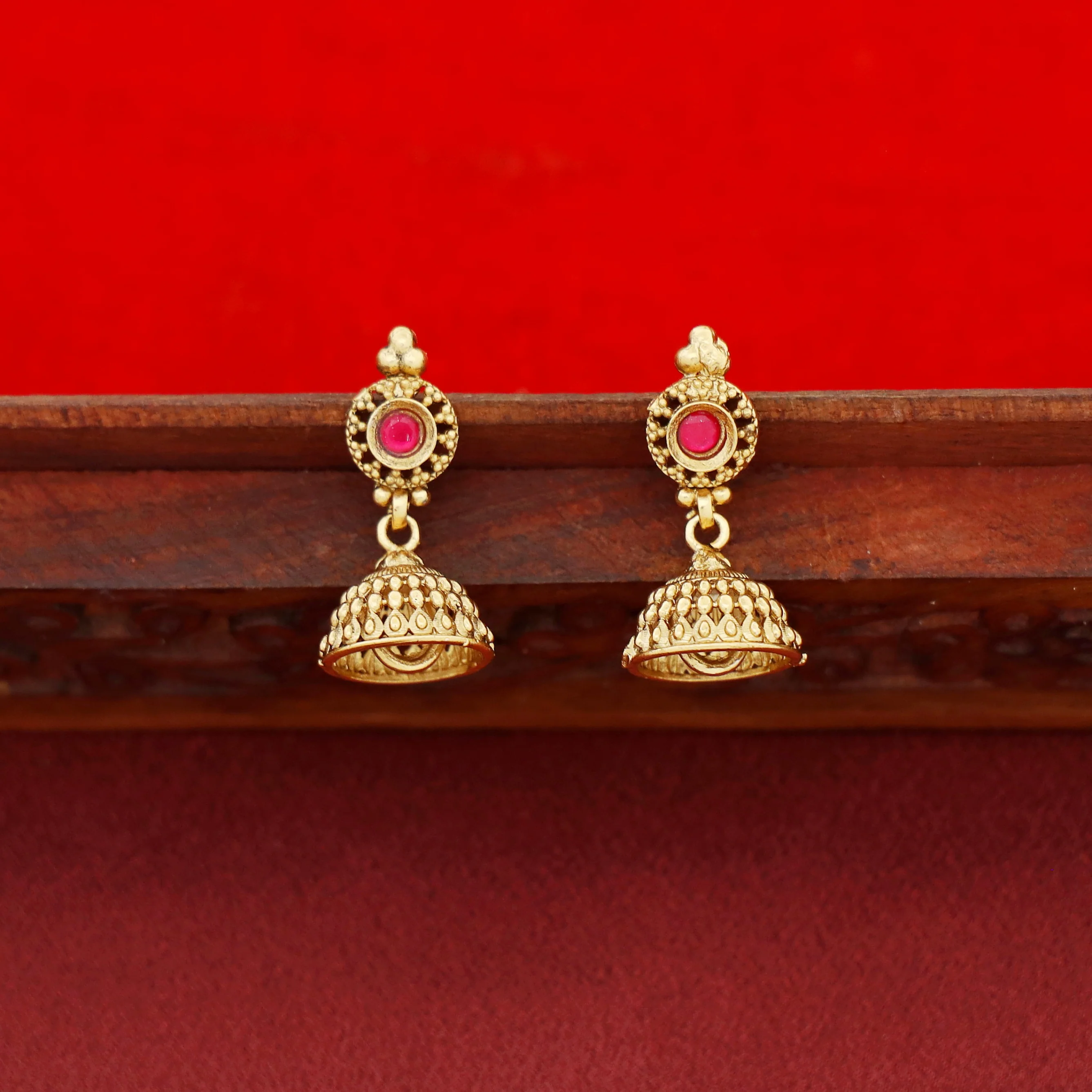Jivansha 2 Layer Kashi Neckpiece With Earring - Image 3