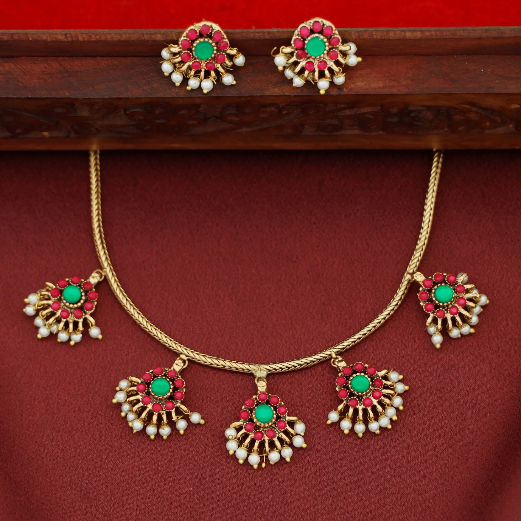 Jivitha 5 Floral Cluster Pearl Short Neckpiece With Stud - Image 3