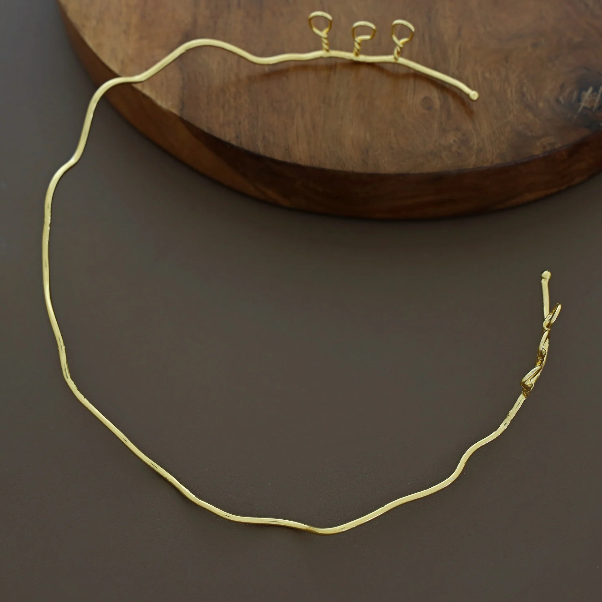 Eva Golden Wavy Hair Crown Band - Image 3