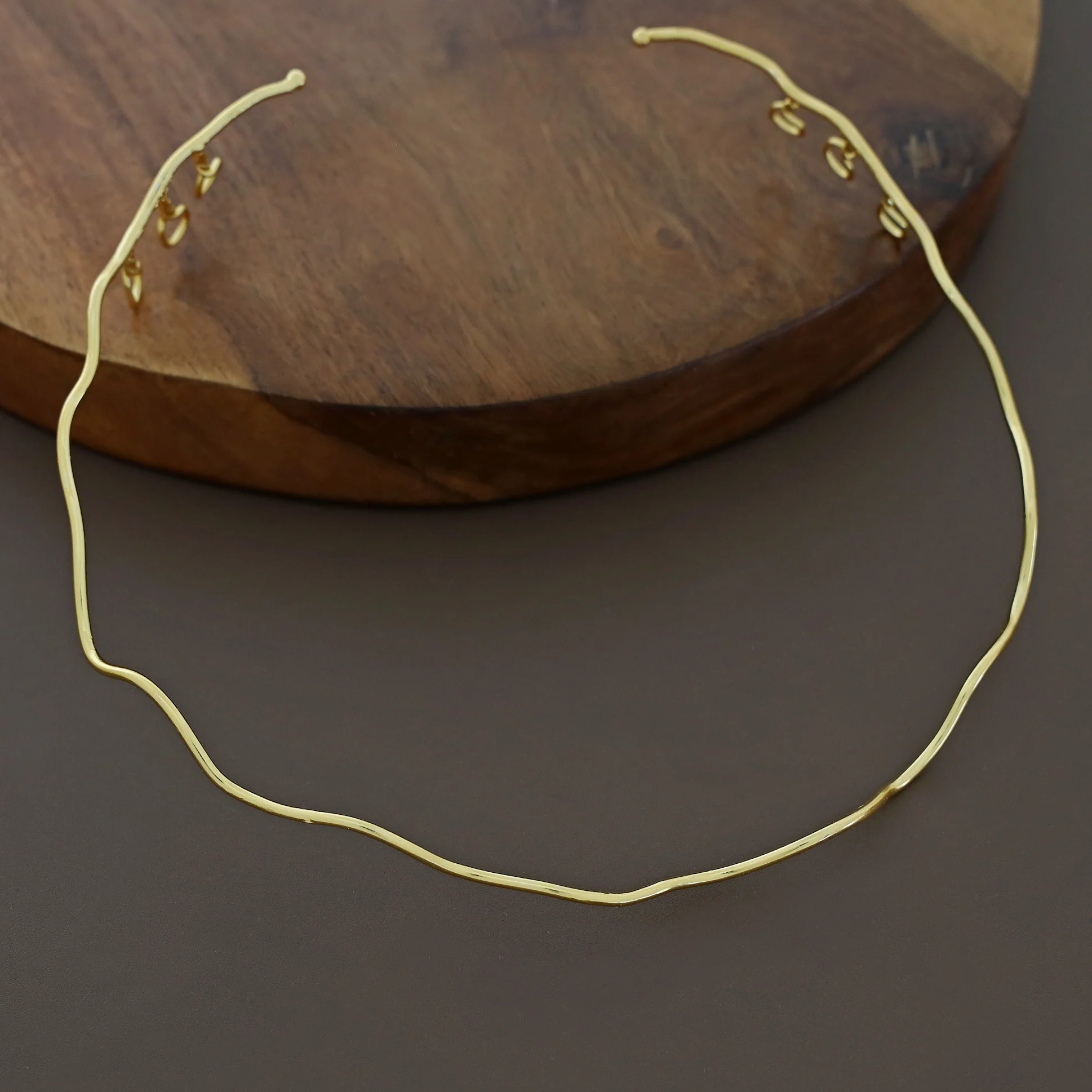 Eva Golden Wavy Hair Crown Band - Image 4
