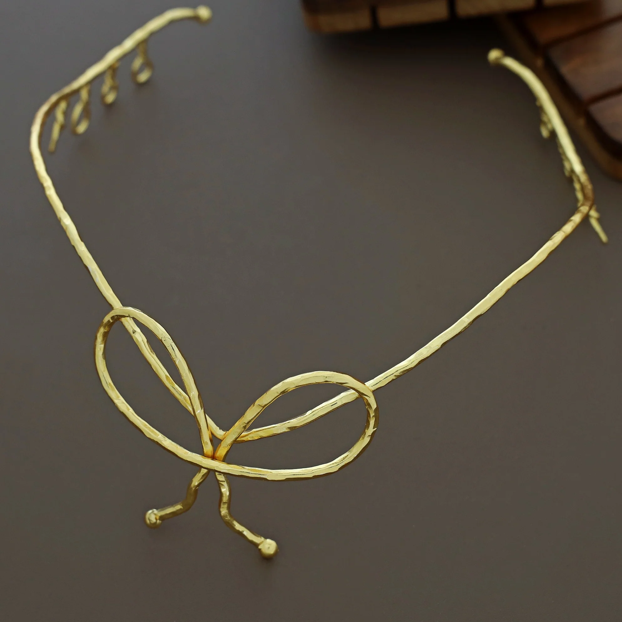 Jobina hammered Bow Hair Crown Band - Image 4