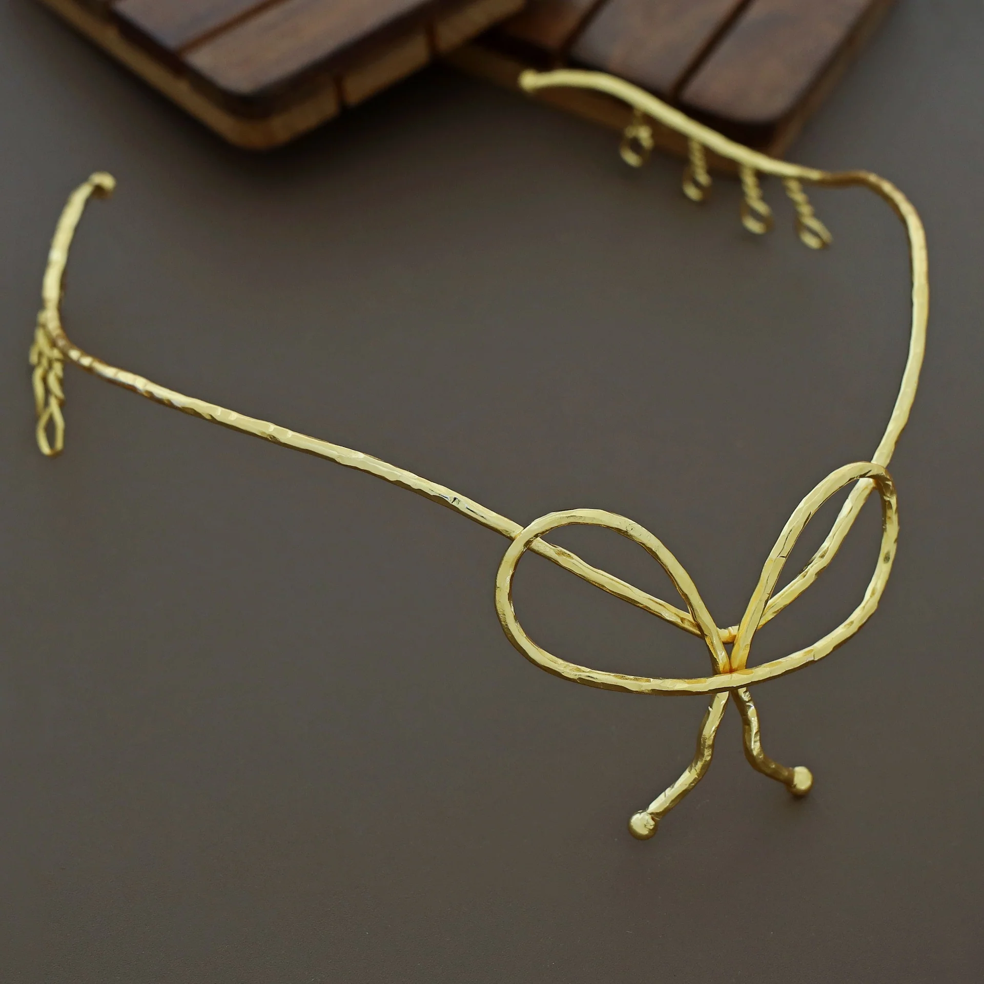 Jobina hammered Bow Hair Crown Band - Image 5