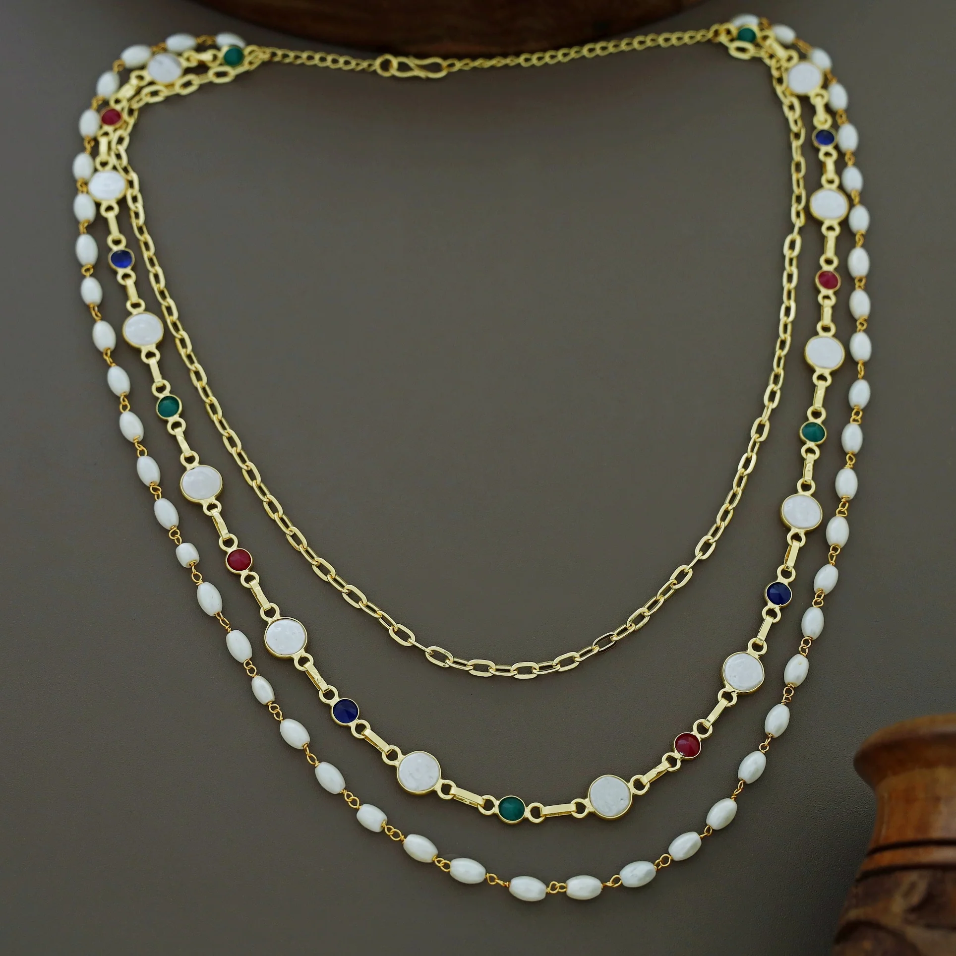 Jona 3 Layer Glossy Pearl Neckpiece - Image 4