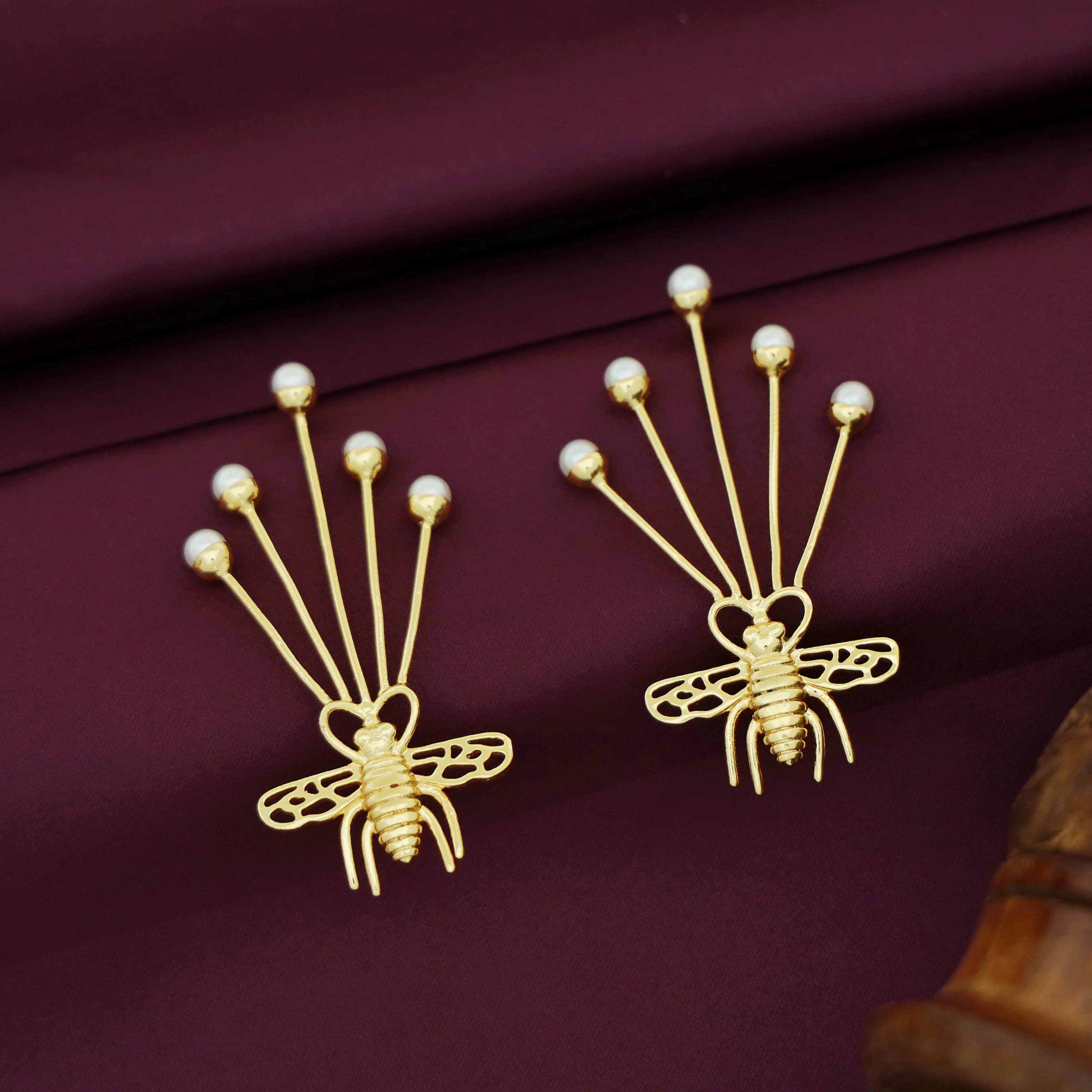 Joyana Golden Honey Bee Pearl 3 In 1 Ear-Cuff - Image 2