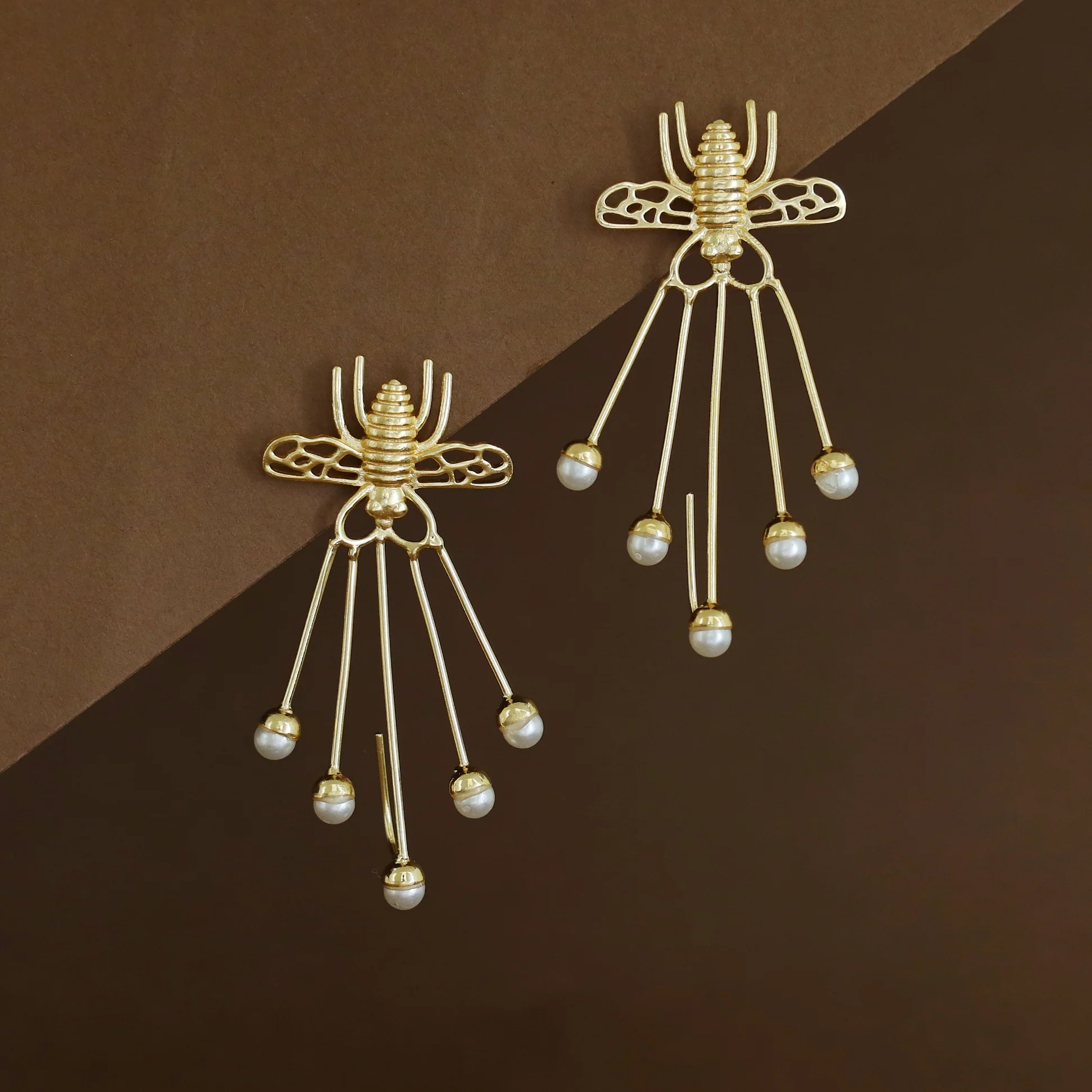 Joyana Golden Honey Bee Pearl 3 In 1 Ear-Cuff - Image 3