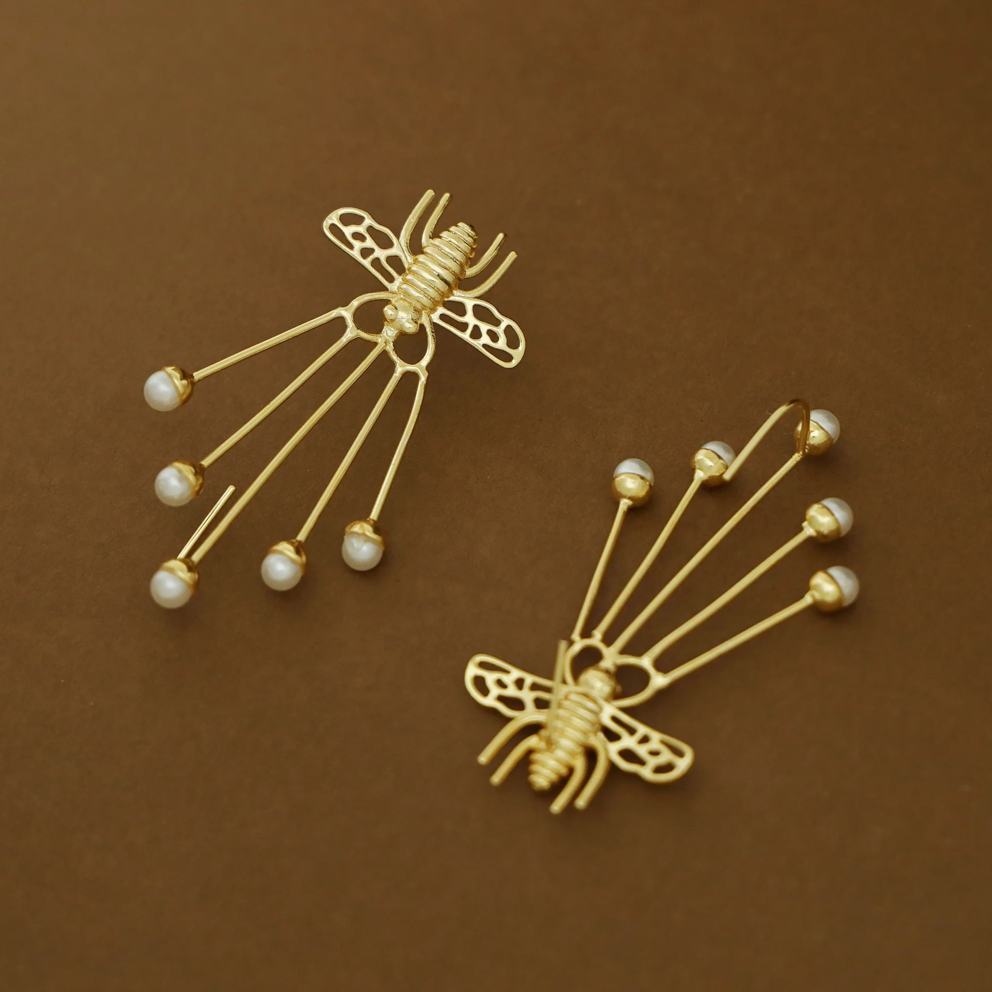 Joyana Golden Honey Bee Pearl 3 In 1 Ear-Cuff - Image 8