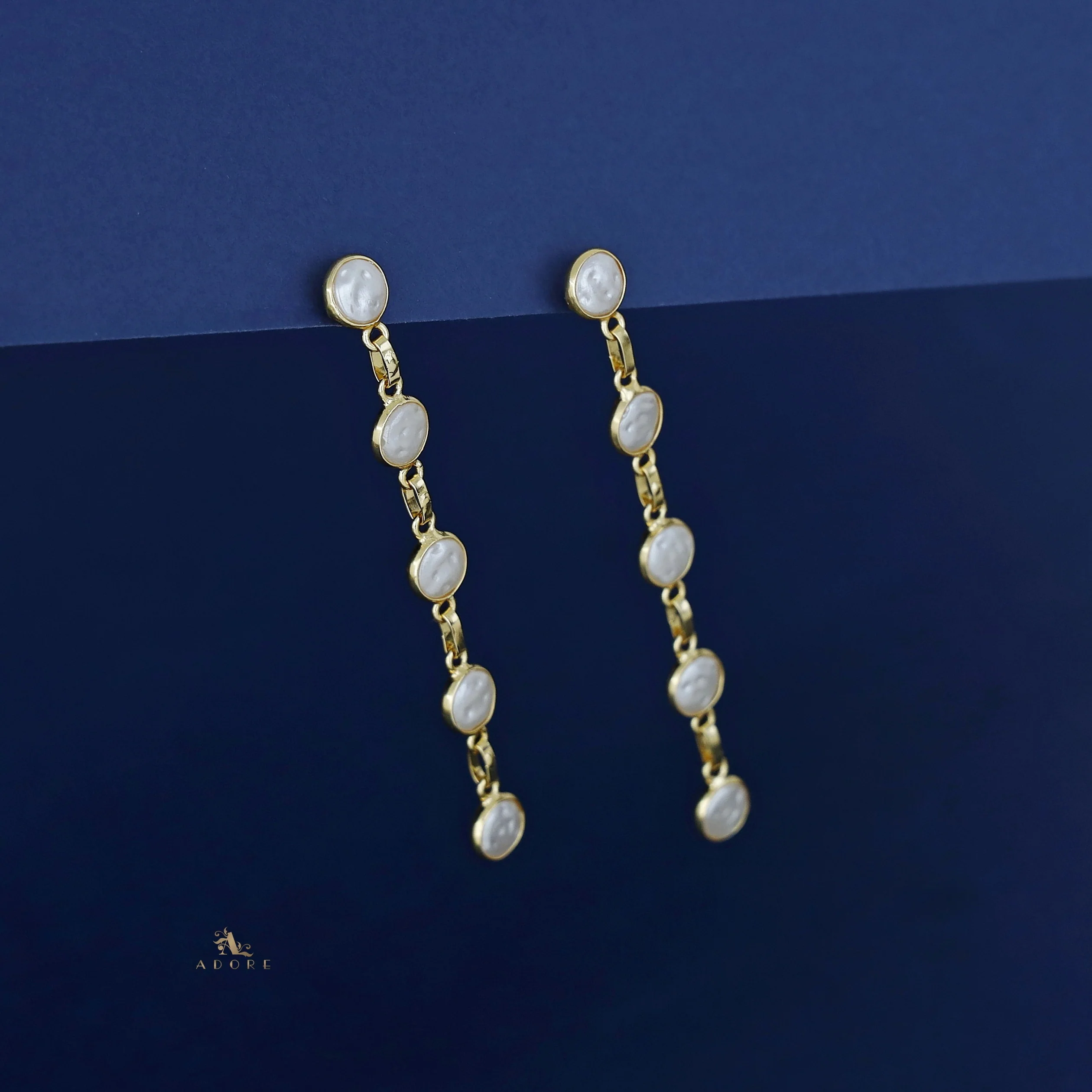 Joyera Golden 5 Circle Baroque Earring - Image 2