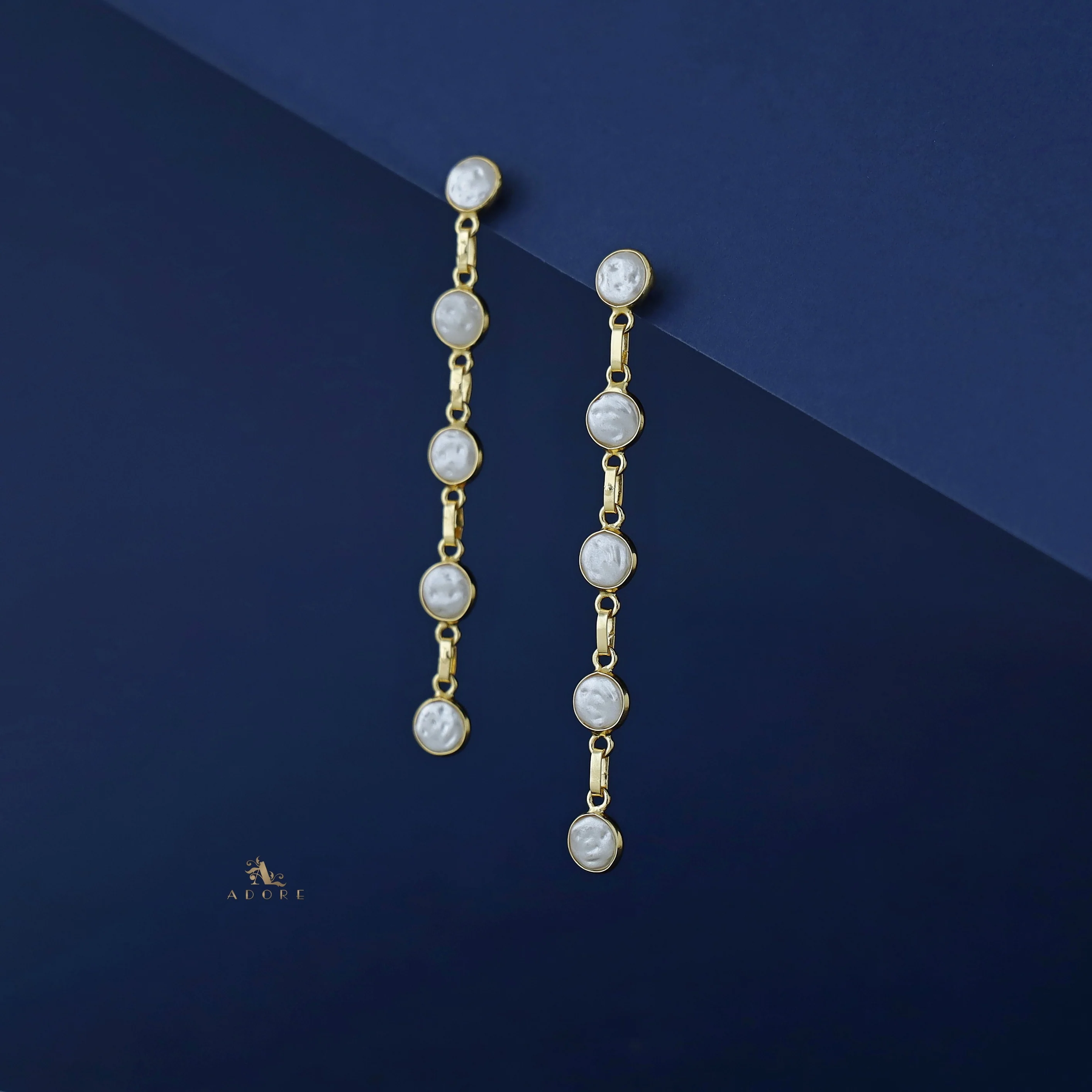 Joyera Golden 5 Circle Baroque Earring - Image 3