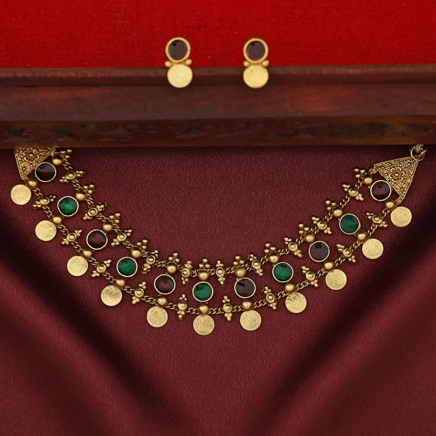Jyotirmayee Mini Kashi Circle Enamel Choker With Earring - Image 6