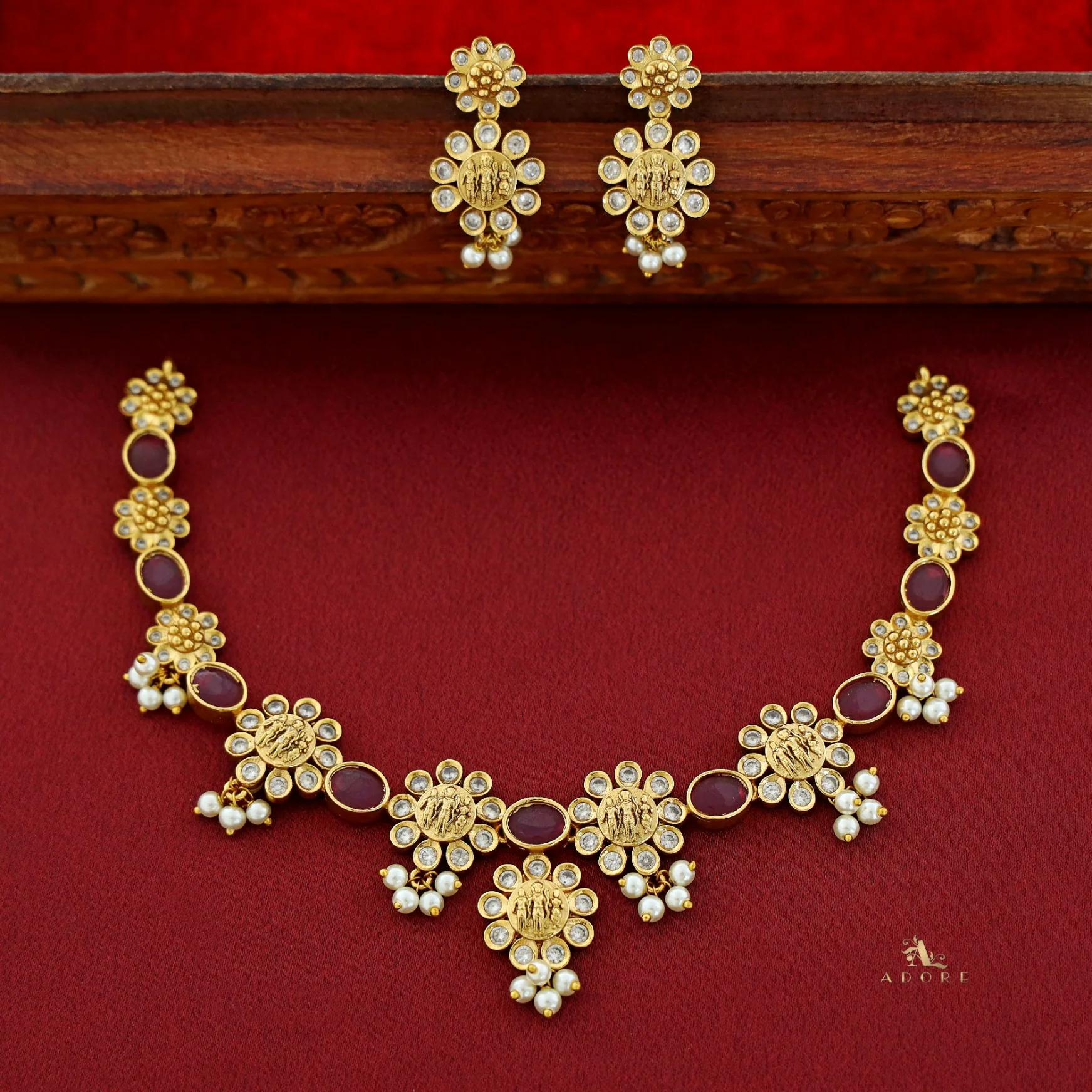 Kaashvi Floral Pearl Short Neckpiece With Earring - Image 4