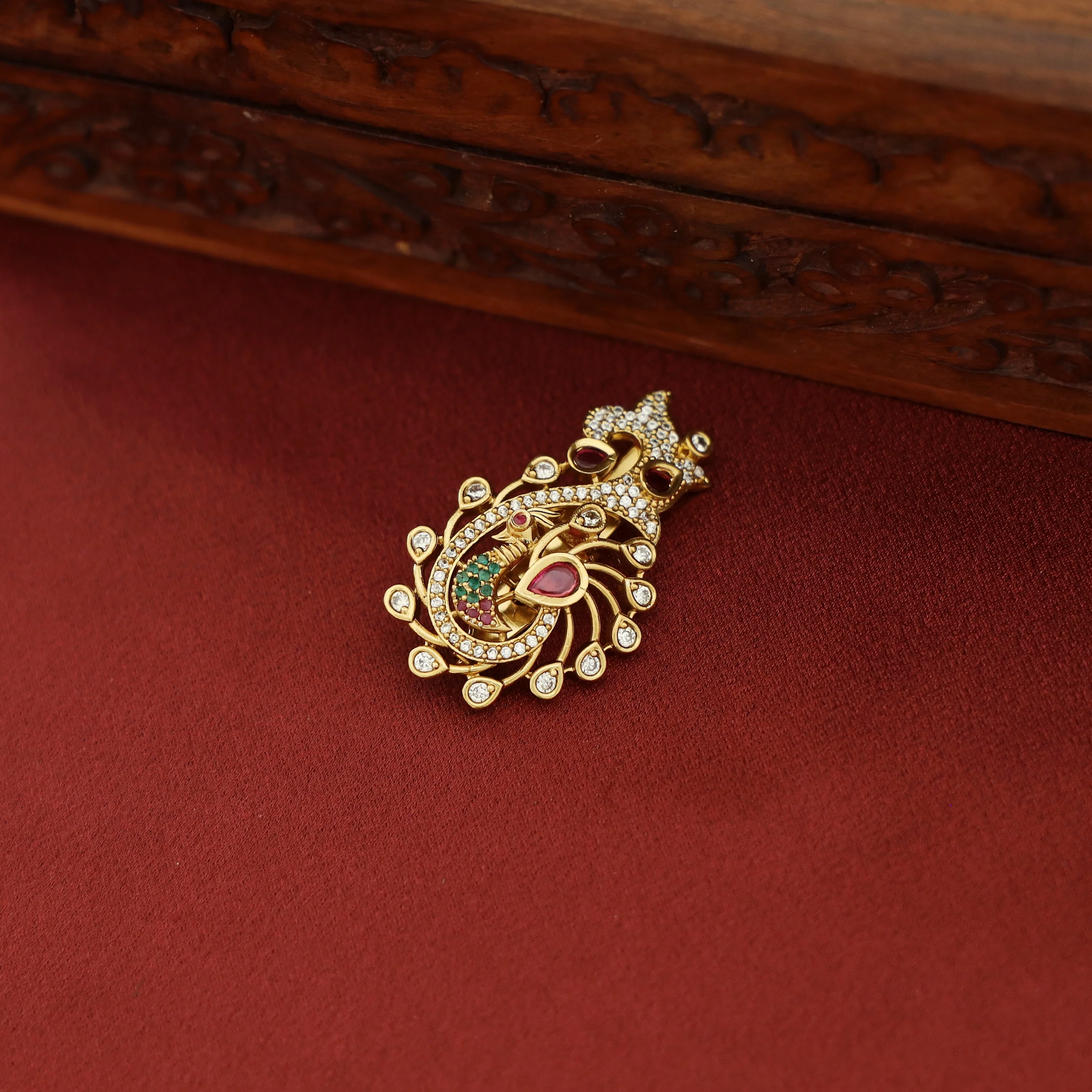 Kaivini AD Stone Mayura Saree Pin - Image 5