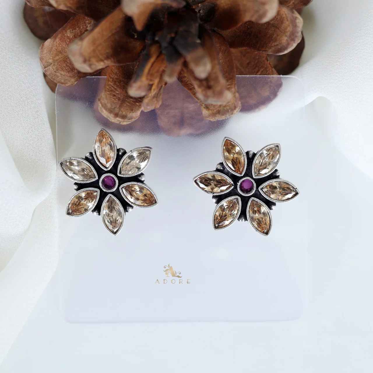 Kajri Flower Earring - Image 4