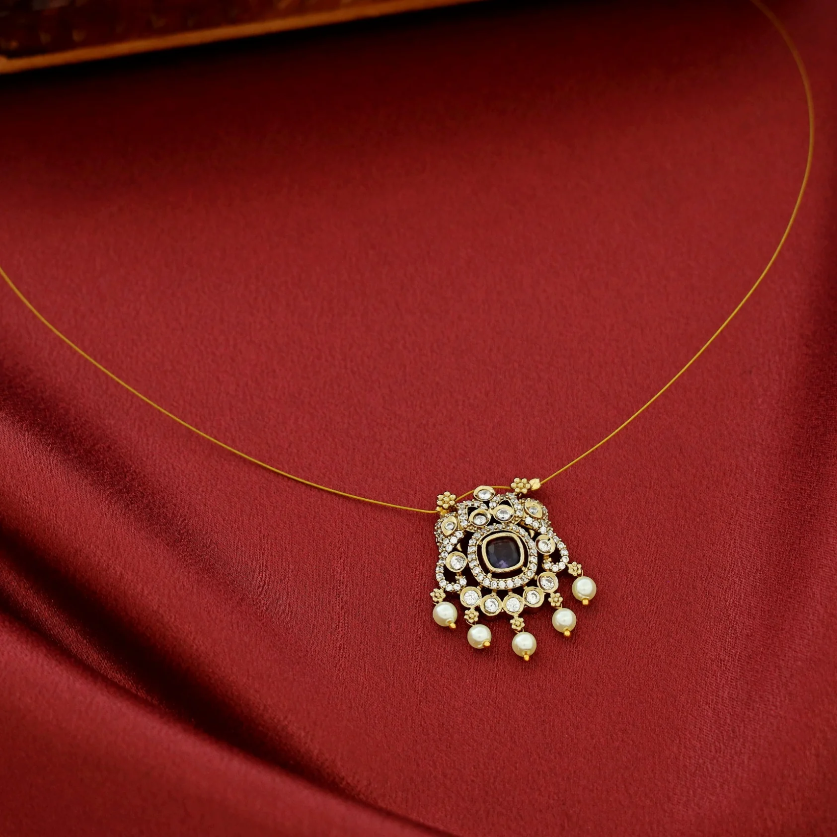 Kalyani Pearl Glossy String Neckpiece - Image 4