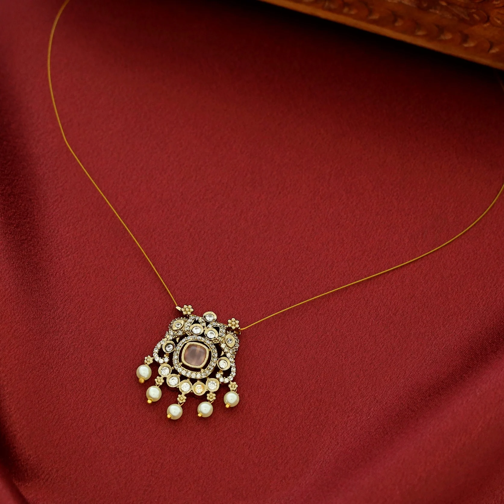 Kalyani Pearl Glossy String Neckpiece - Image 6
