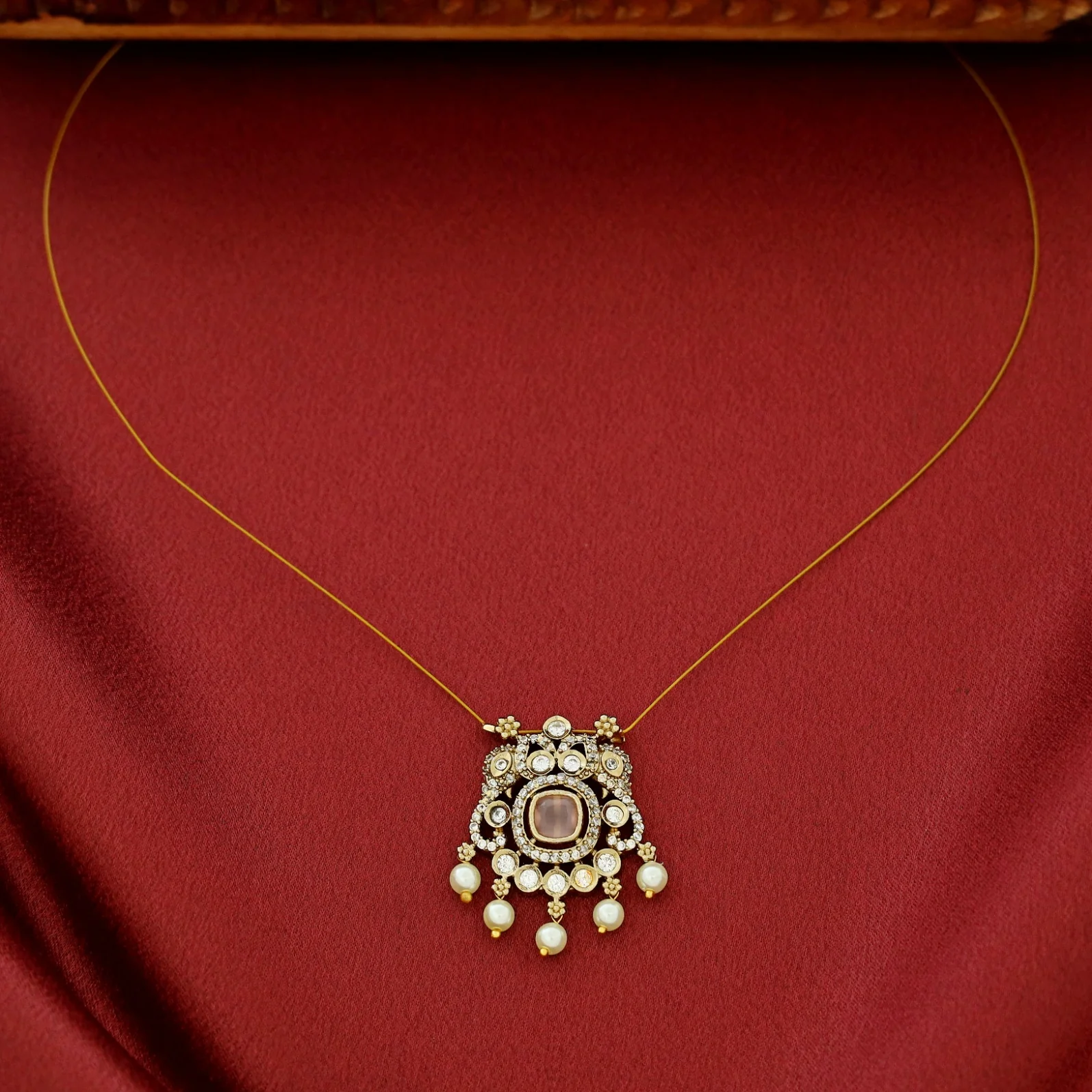 Kalyani Pearl Glossy String Neckpiece - Image 7