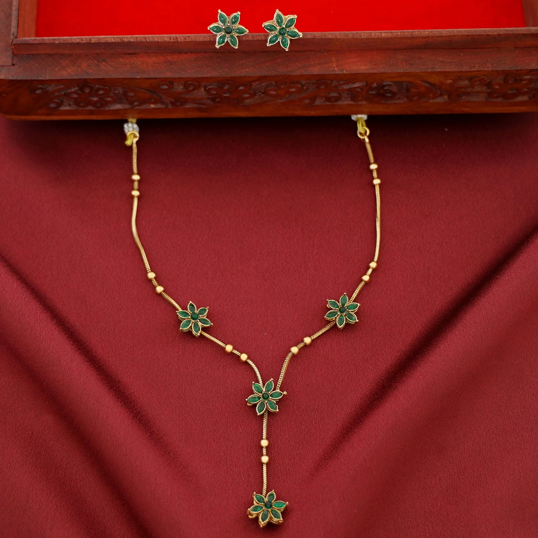 Kamala Tetra Flower Ball Neckpiece With Stud - Image 2