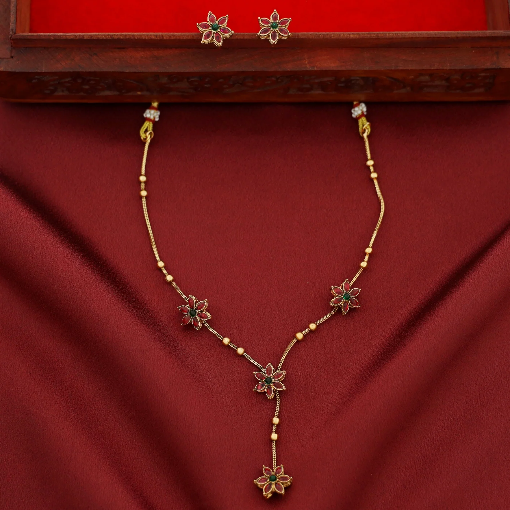 Kamala Tetra Flower Ball Neckpiece With Stud - Image 4