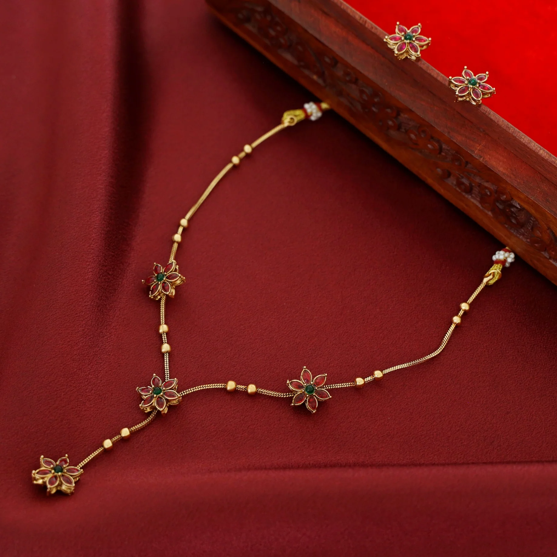 Kamala Tetra Flower Ball Neckpiece With Stud - Image 5