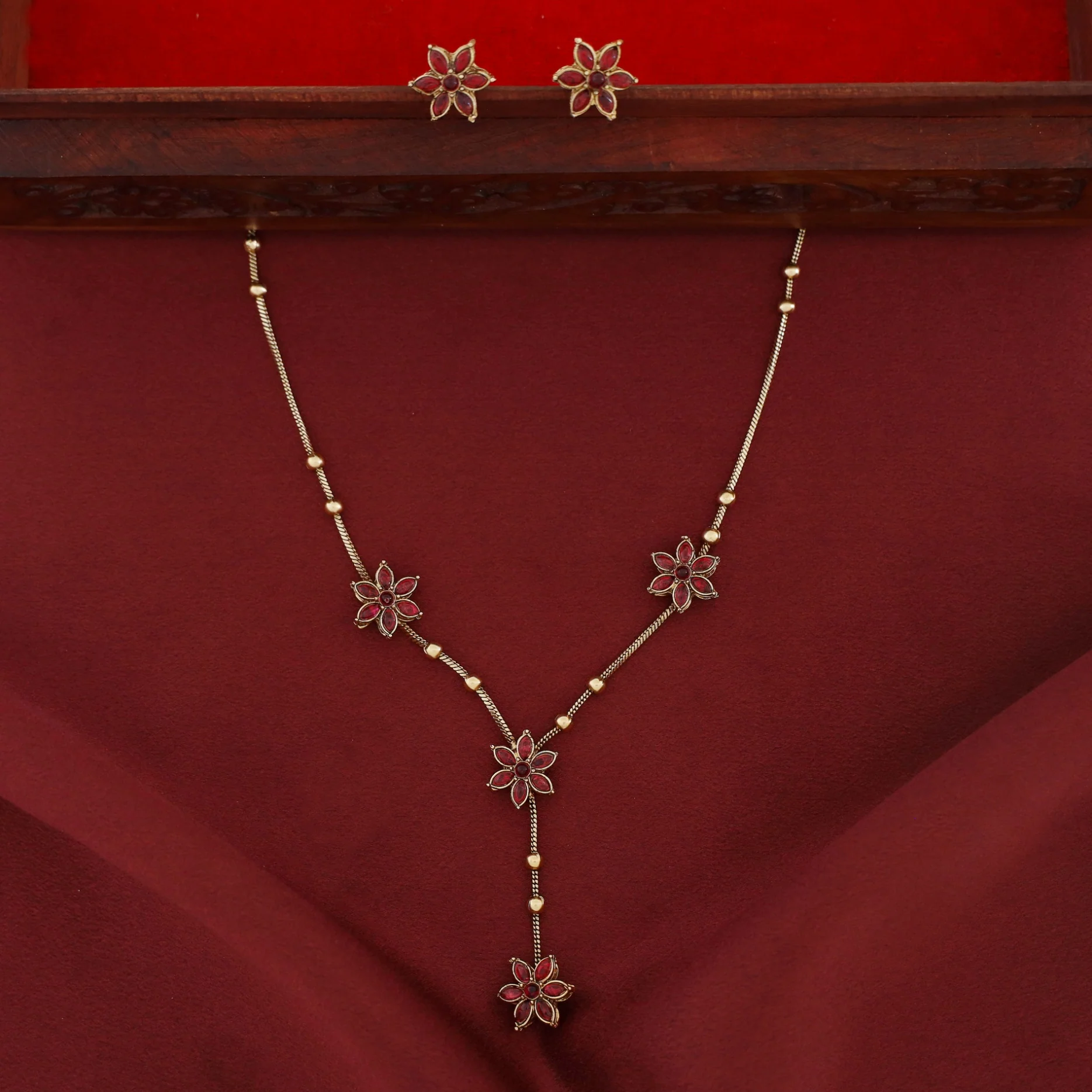 Kamala Tetra Flower Ball Neckpiece With Stud - Image 8