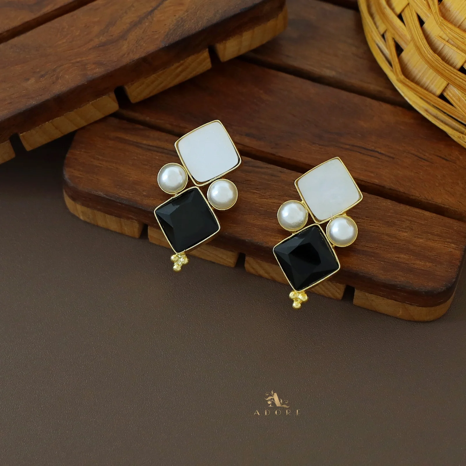Kamalika Twin Circle Glossy With Pearl Earring - Image 19