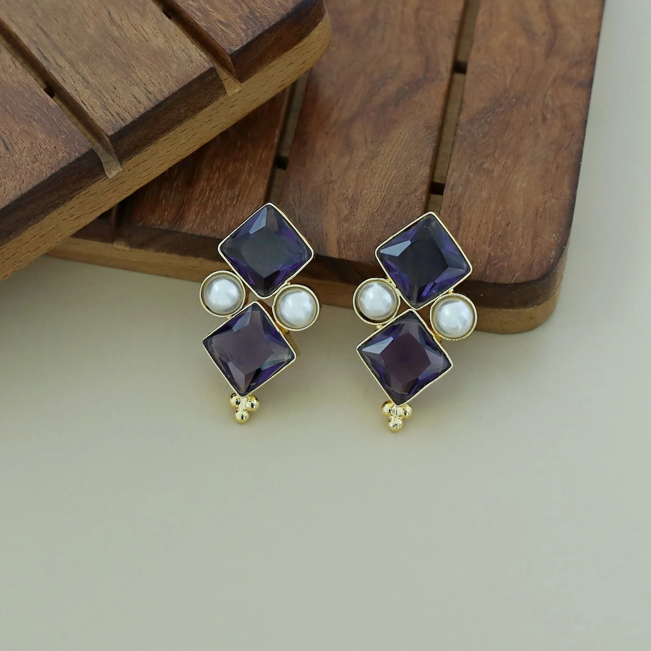 Kamalika Twin Circle Glossy With Pearl Earring - Image 21