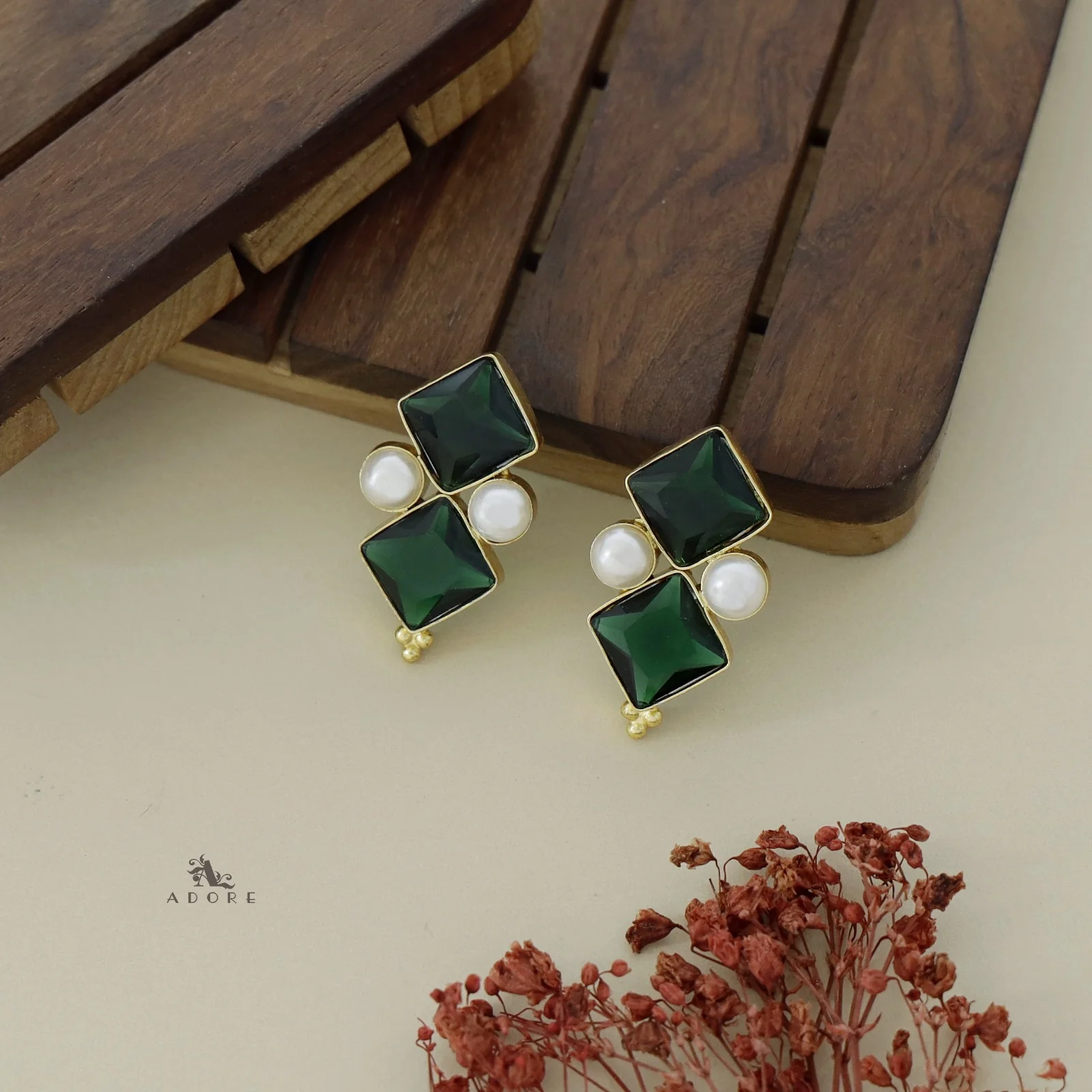 Kamalika Twin Circle Glossy With Pearl Earring - Image 5