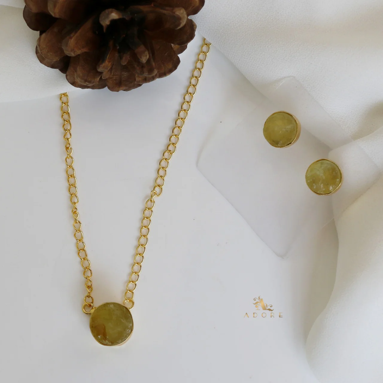 Kamilla Neckpiece With Stud - Image 10