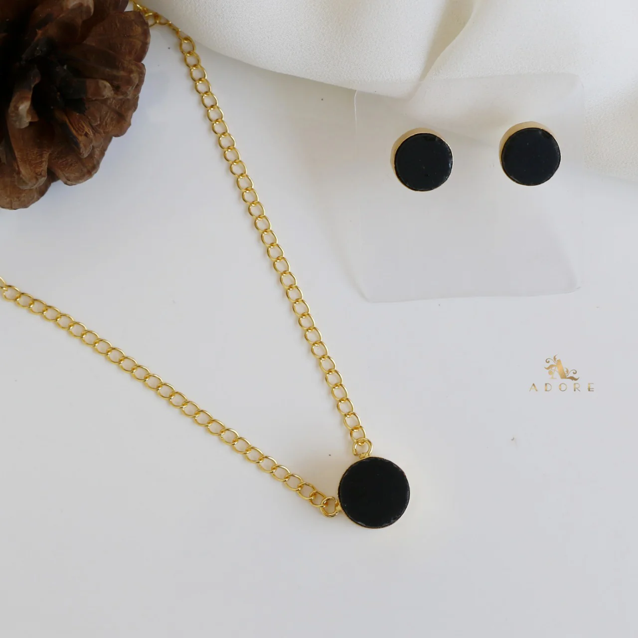 Kamilla Neckpiece With Stud - Image 4