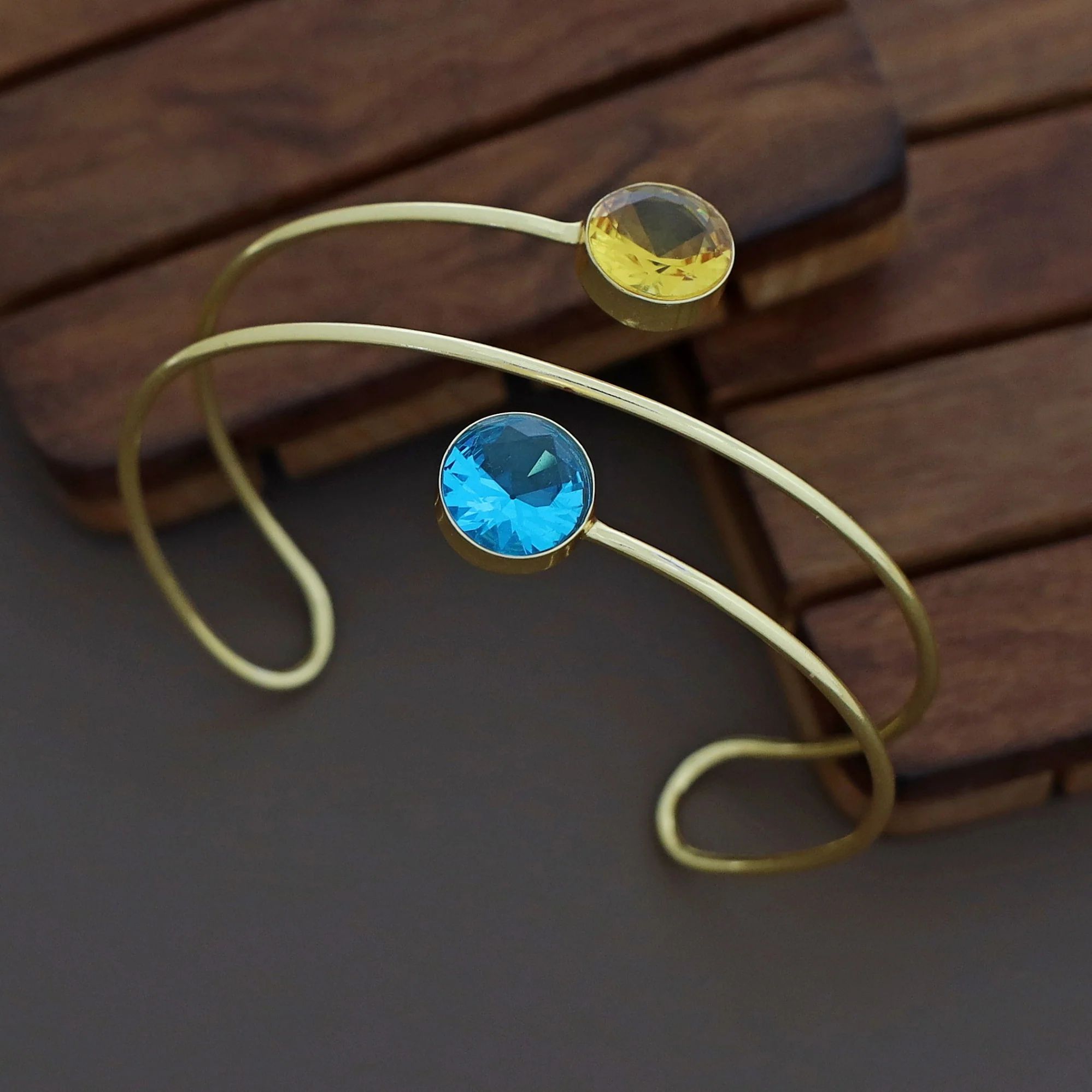 Kaniha Golden Glossy Stone Bangle - Image 10