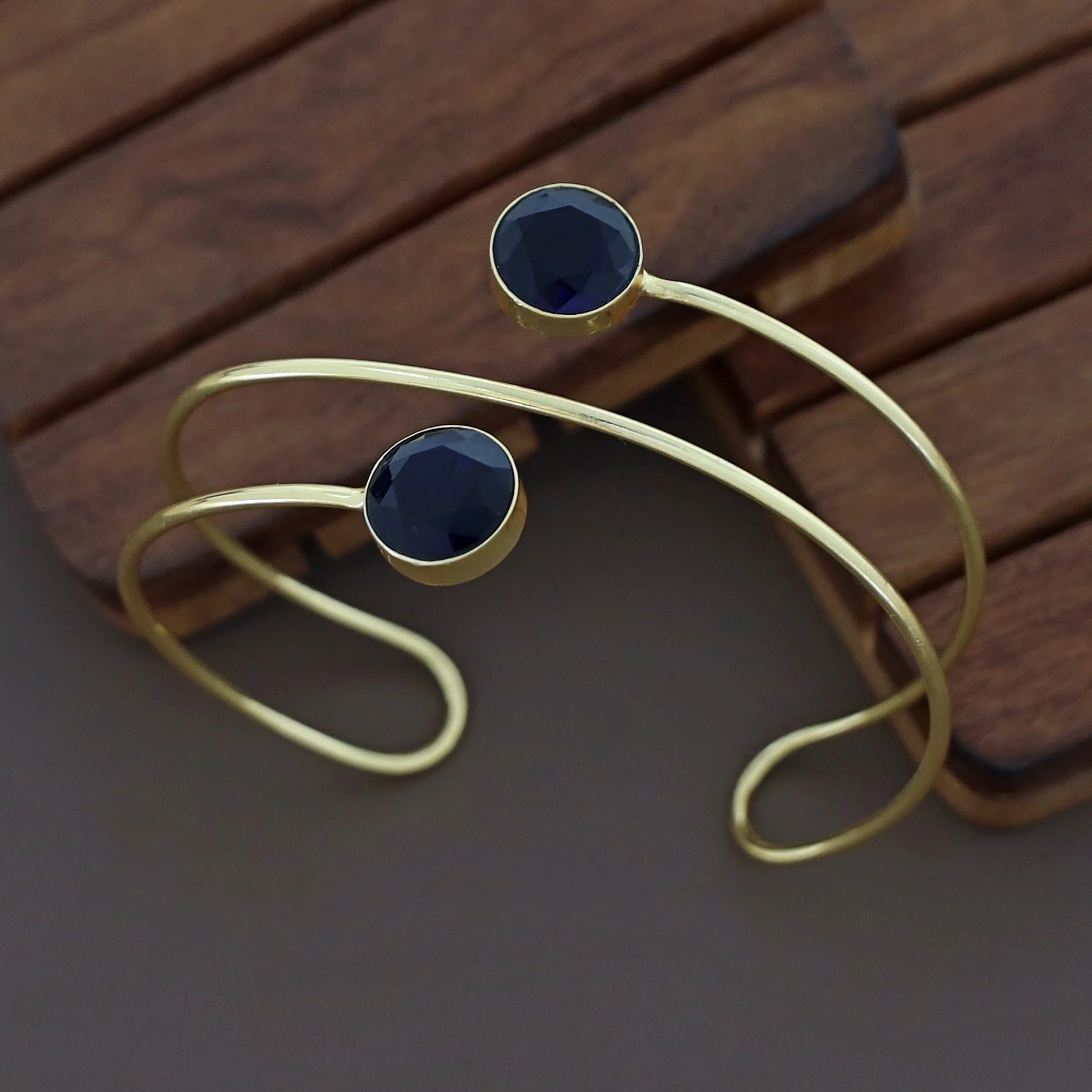 Kaniha Golden Glossy Stone Bangle - Image 2