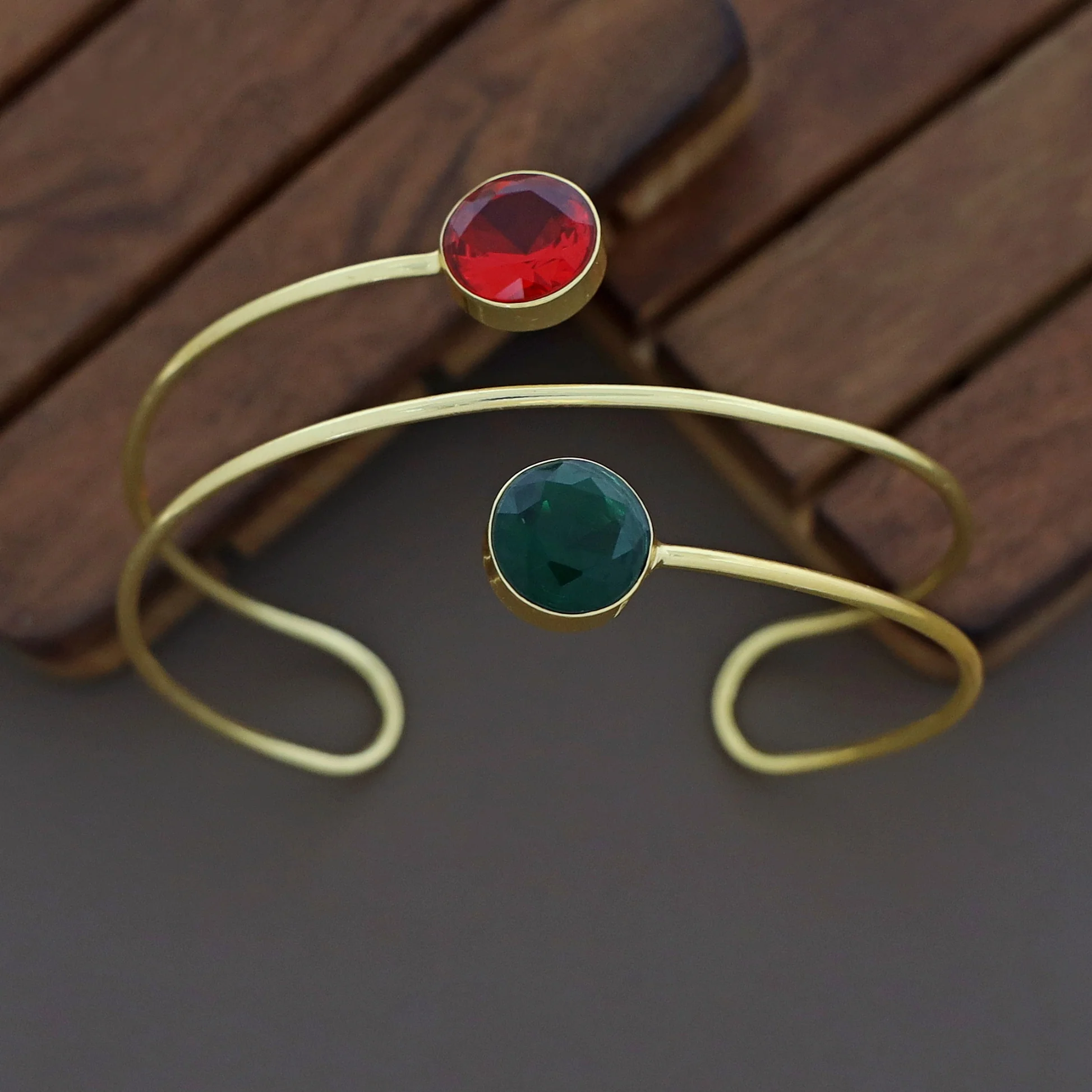 Kaniha Golden Glossy Stone Bangle - Image 4