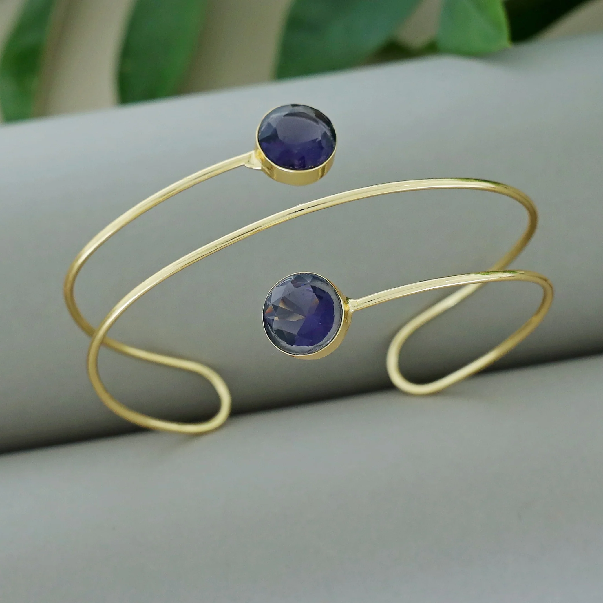 Kaniha Golden Glossy Stone Bangle - Image 5