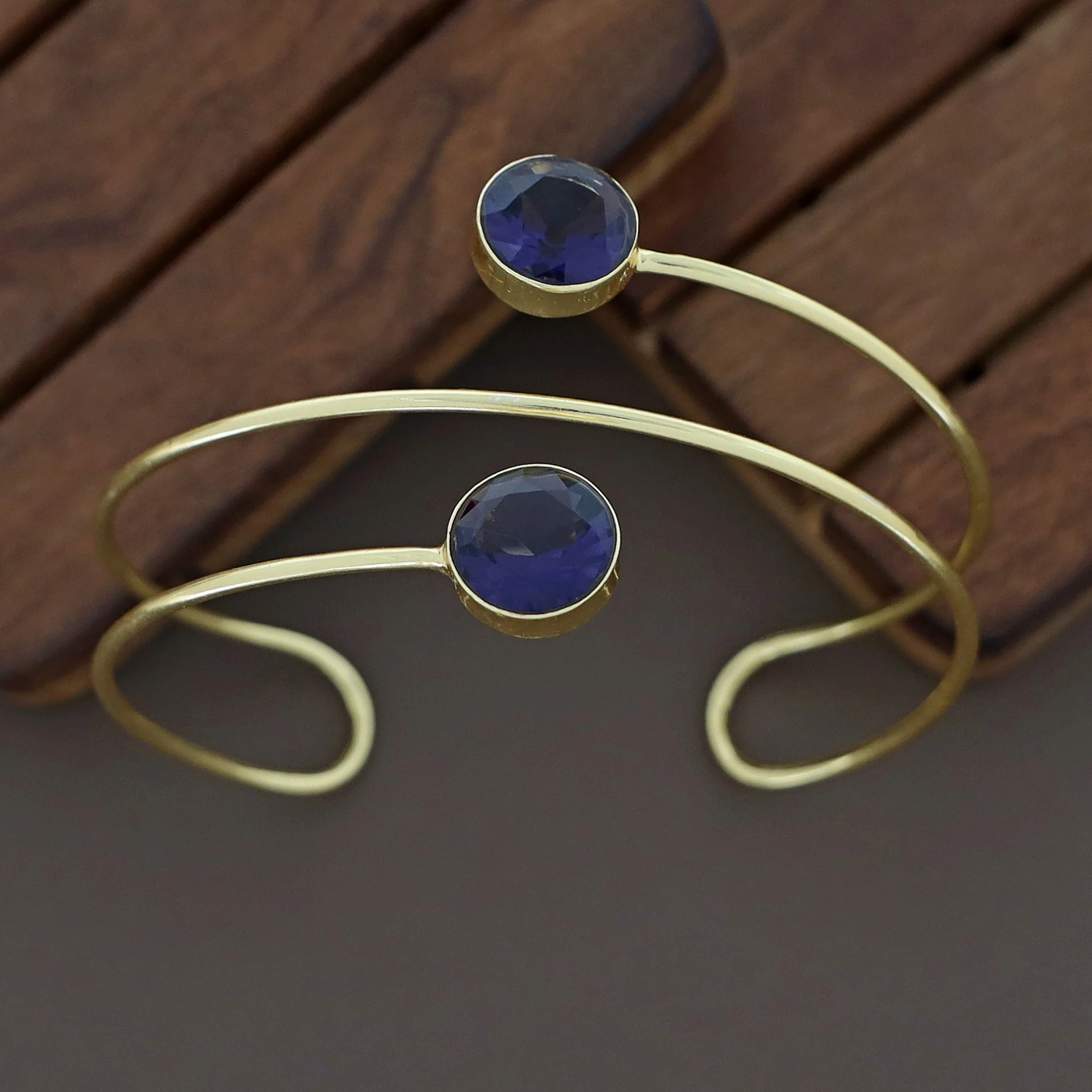 Kaniha Golden Glossy Stone Bangle - Image 6