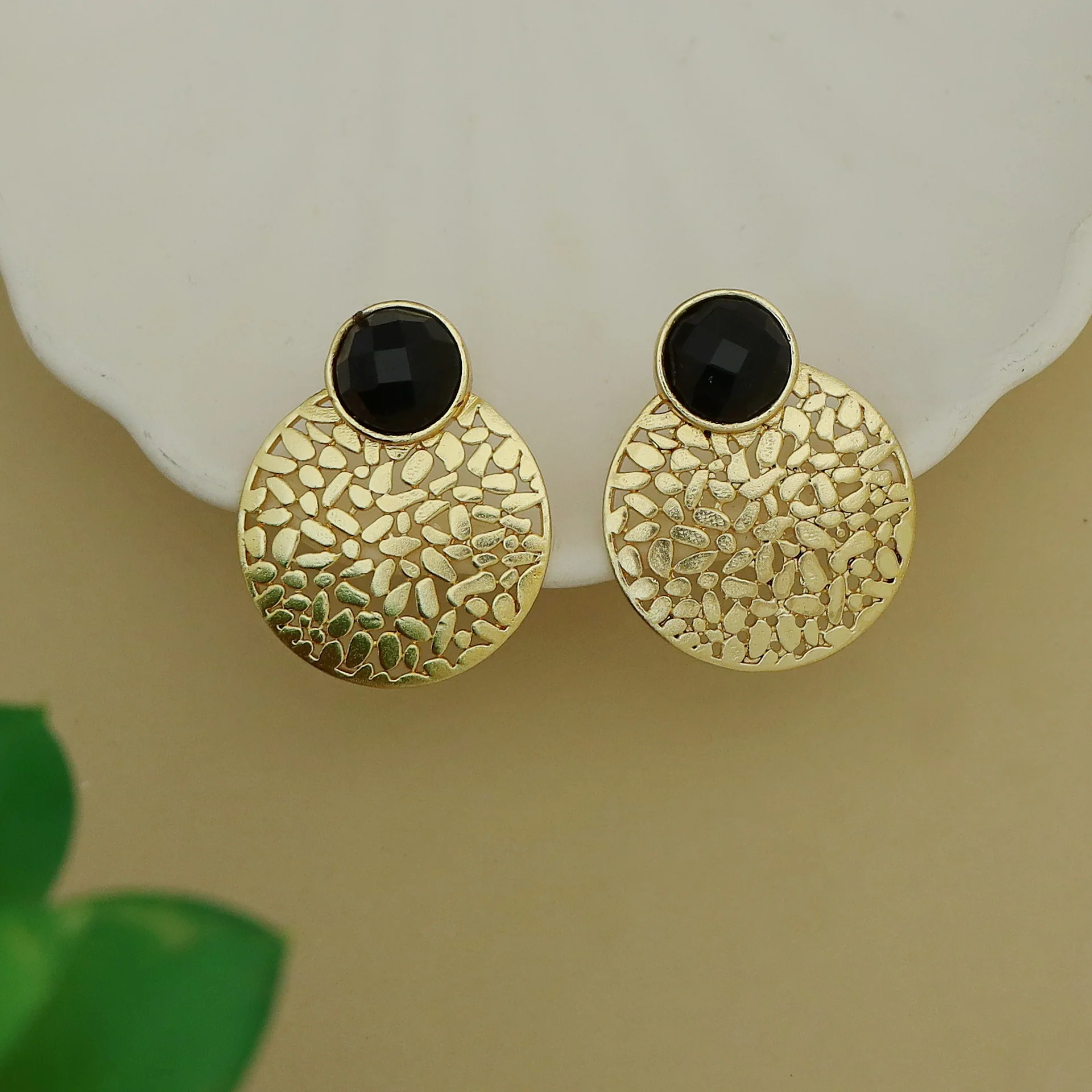 Kanika Textured Circle Glossy Earring - Image 5