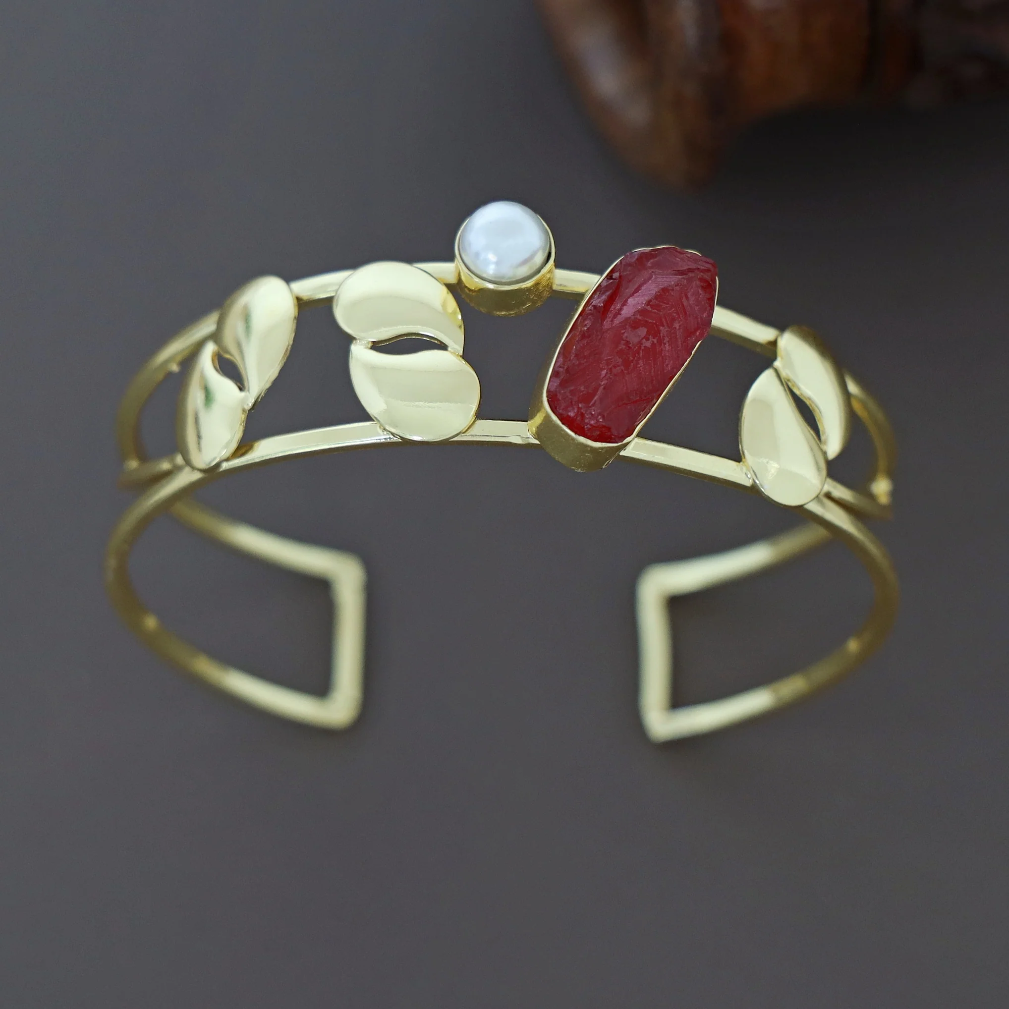 Kashmira Golden Dyed Stone Pearl Bangle - Image 6