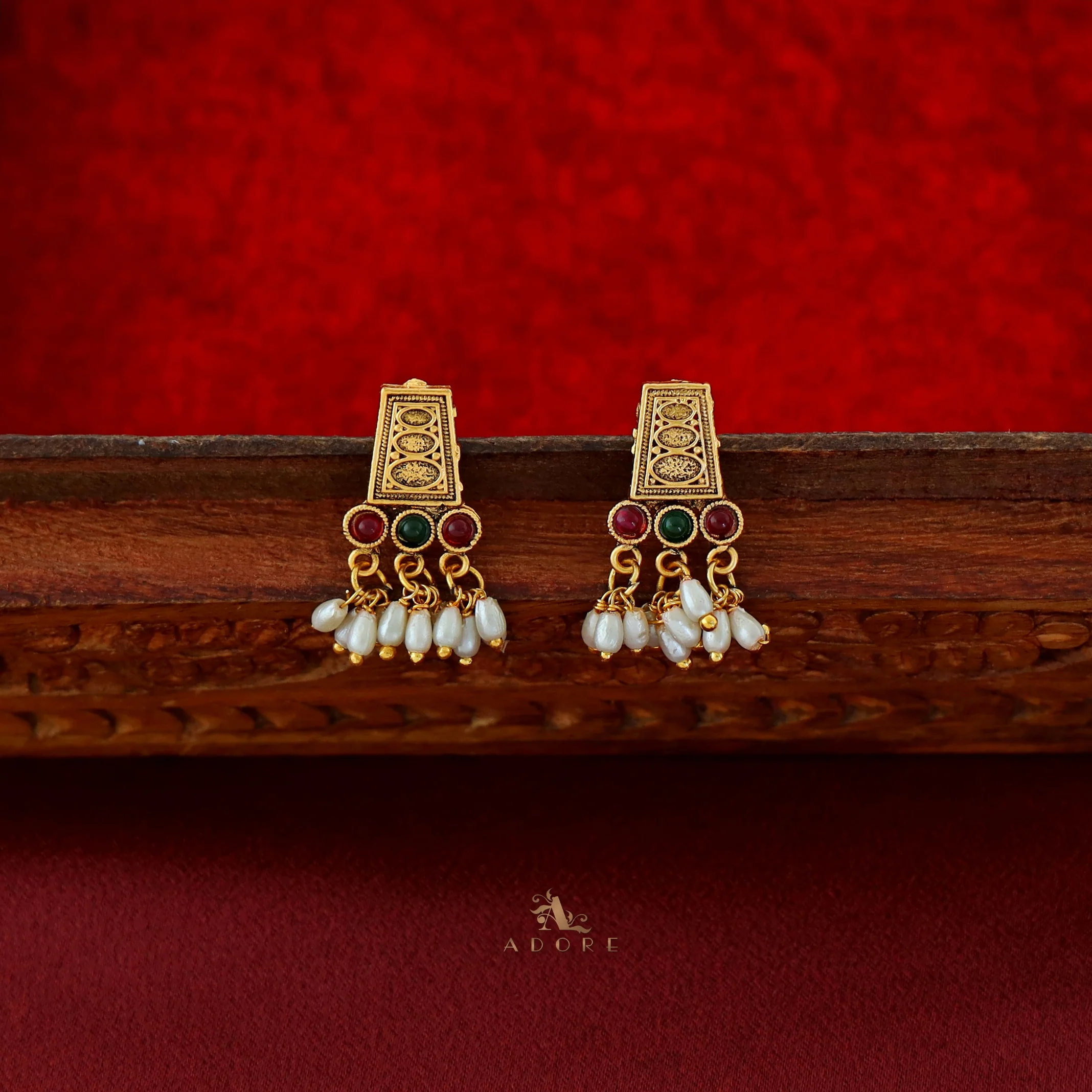 Katrina Golden Pearl Neckpiece With Earring - Image 5
