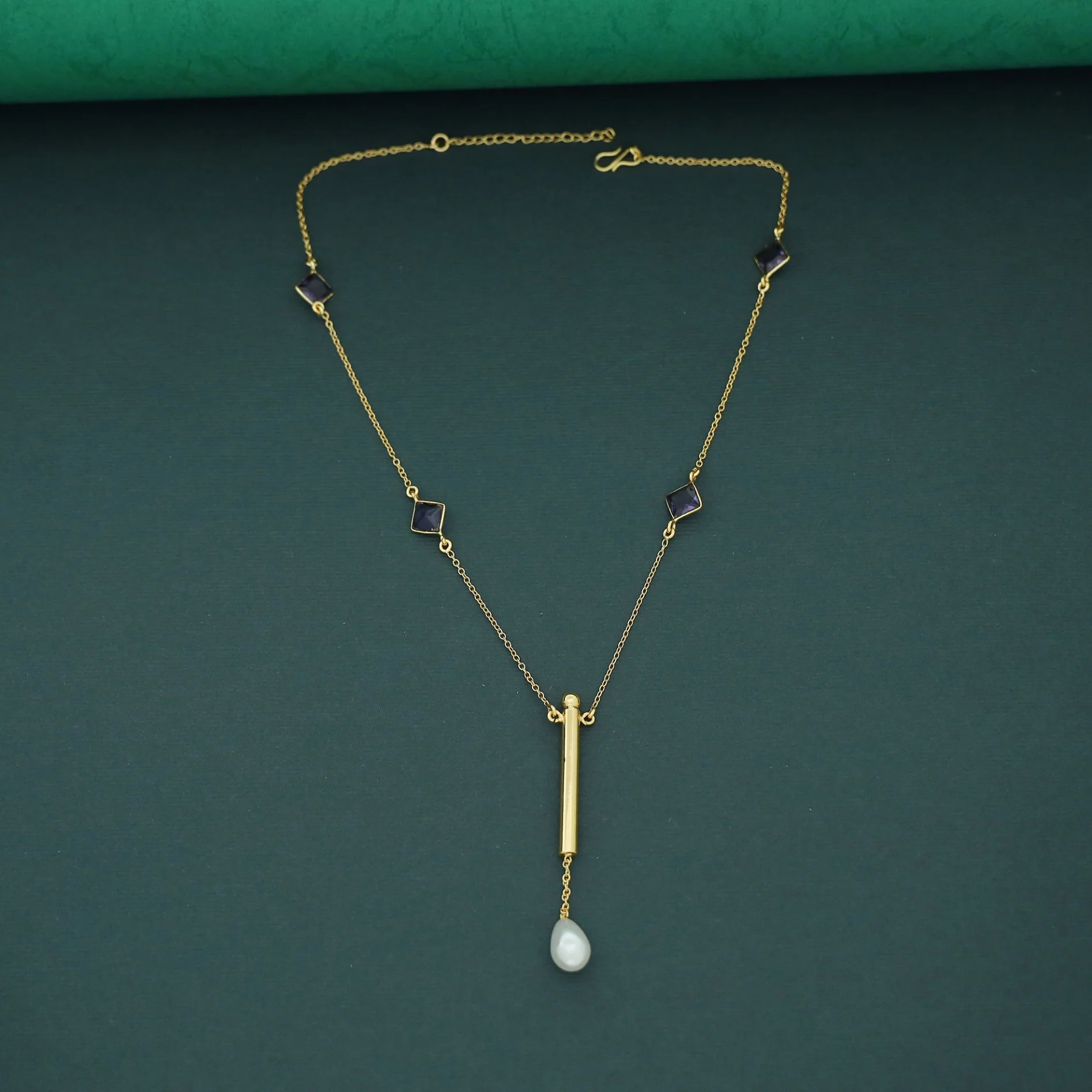 Tetra Glossy Stick Novalta Pearl Neckpiece - Image 10