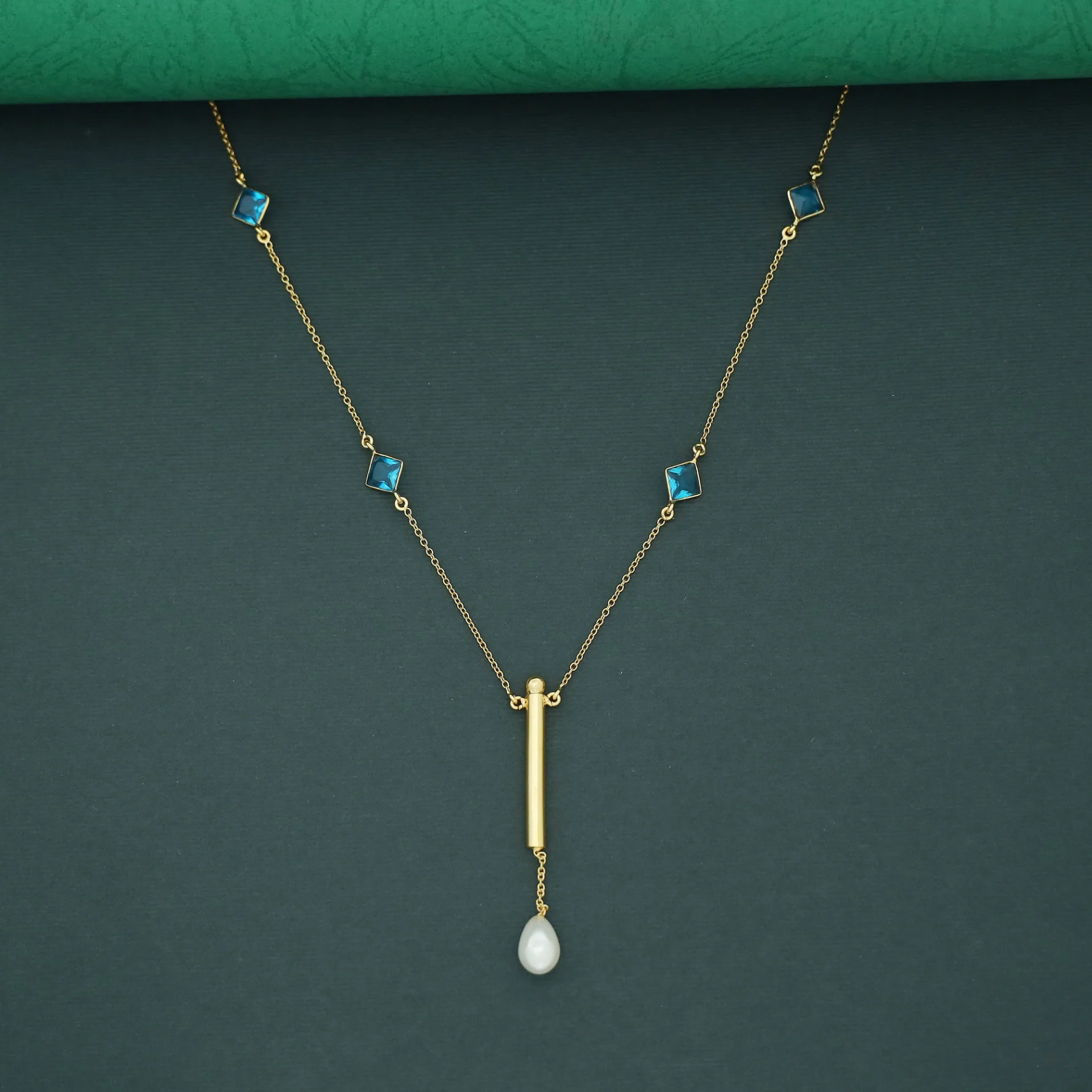 Tetra Glossy Stick Novalta Pearl Neckpiece - Image 2