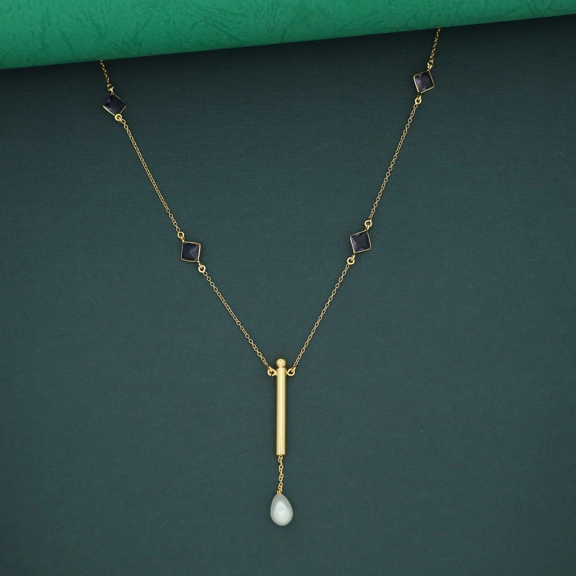 Tetra Glossy Stick Novalta Pearl Neckpiece - Image 6