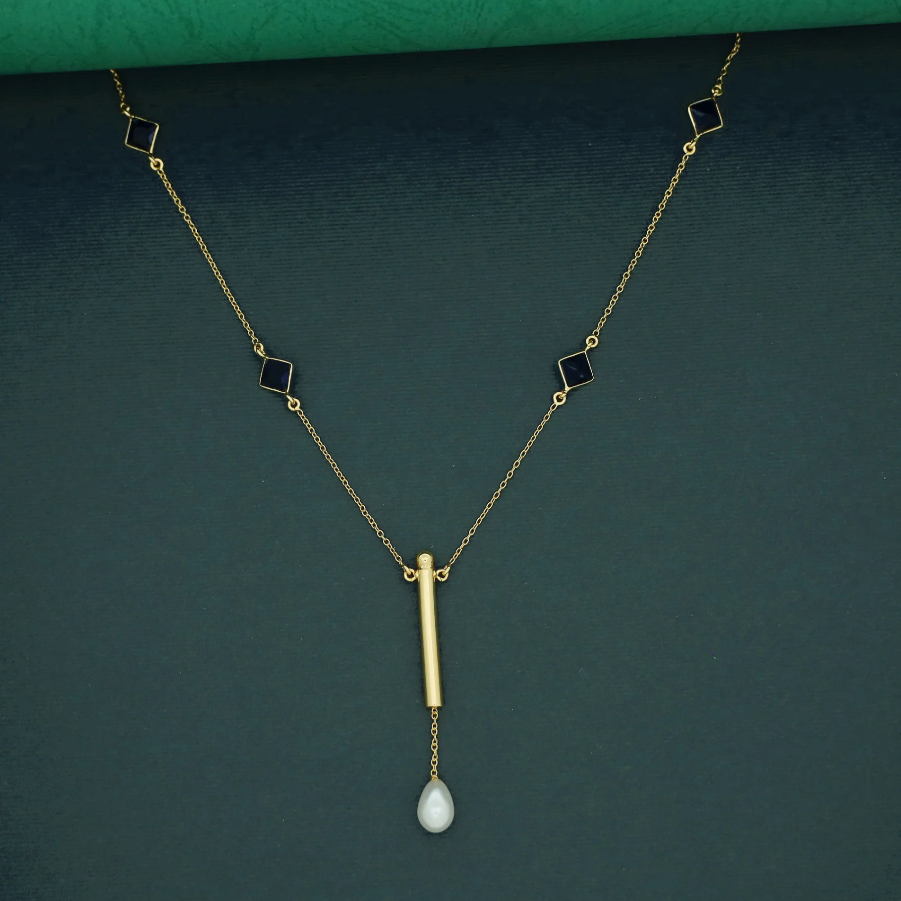 Tetra Glossy Stick Novalta Pearl Neckpiece - Image 7