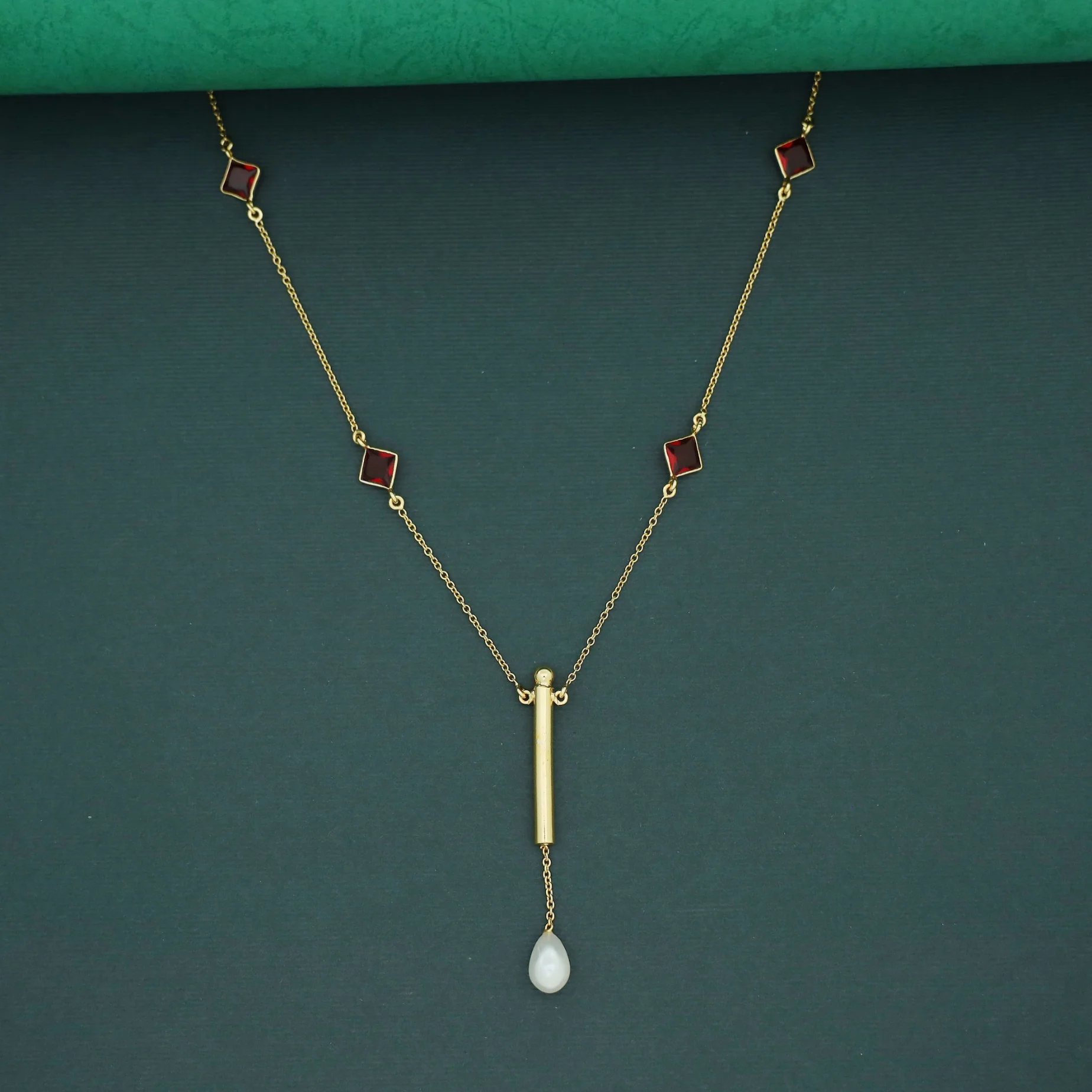 Tetra Glossy Stick Novalta Pearl Neckpiece - Image 8