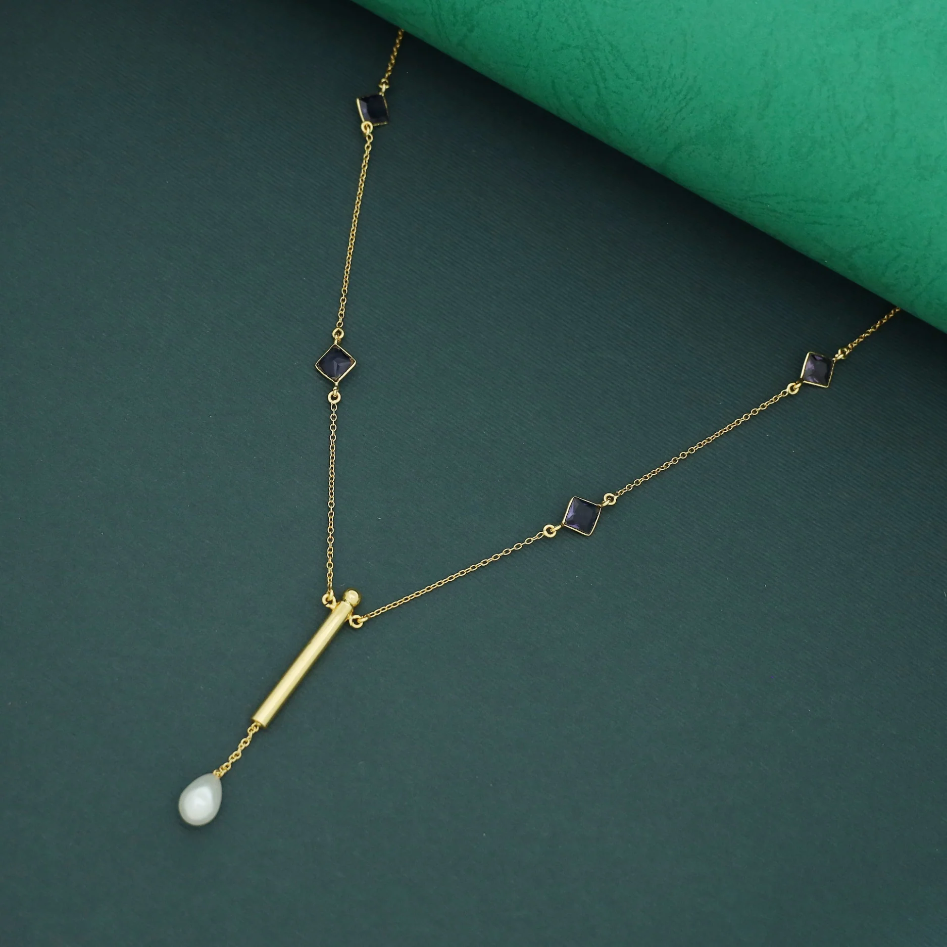 Tetra Glossy Stick Novalta Pearl Neckpiece - Image 9