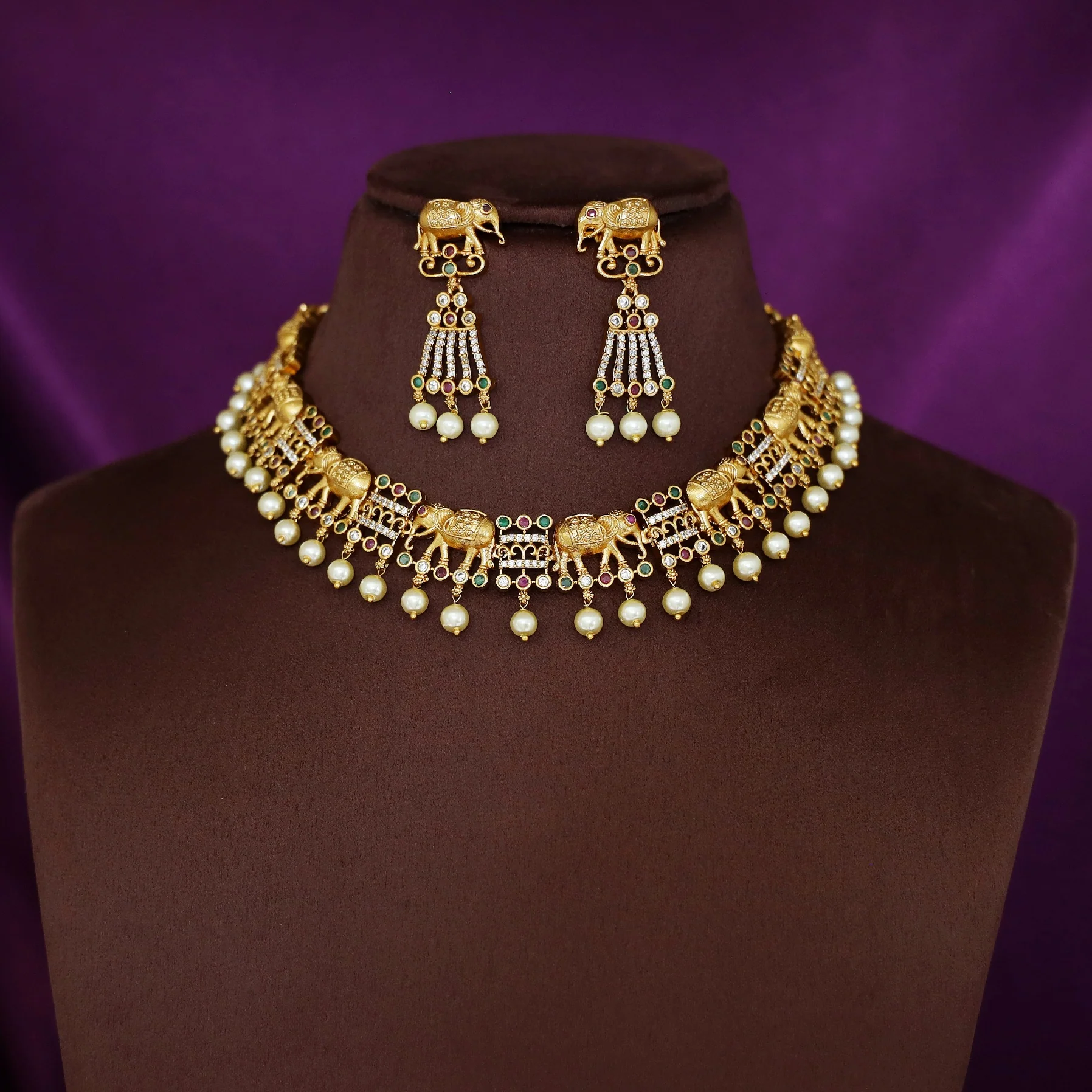 Kaveri Gajavanthi Pearl Short Neckpiece With Earring - Image 2
